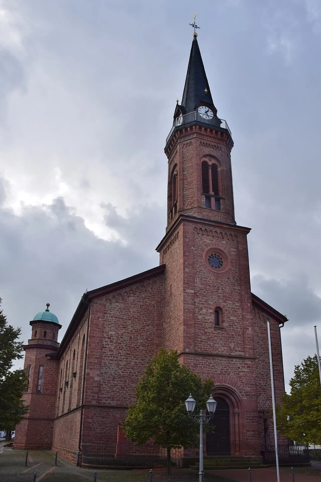 Kirche St. Wendelinus in Hainburg-Hainstadt von Nordosten