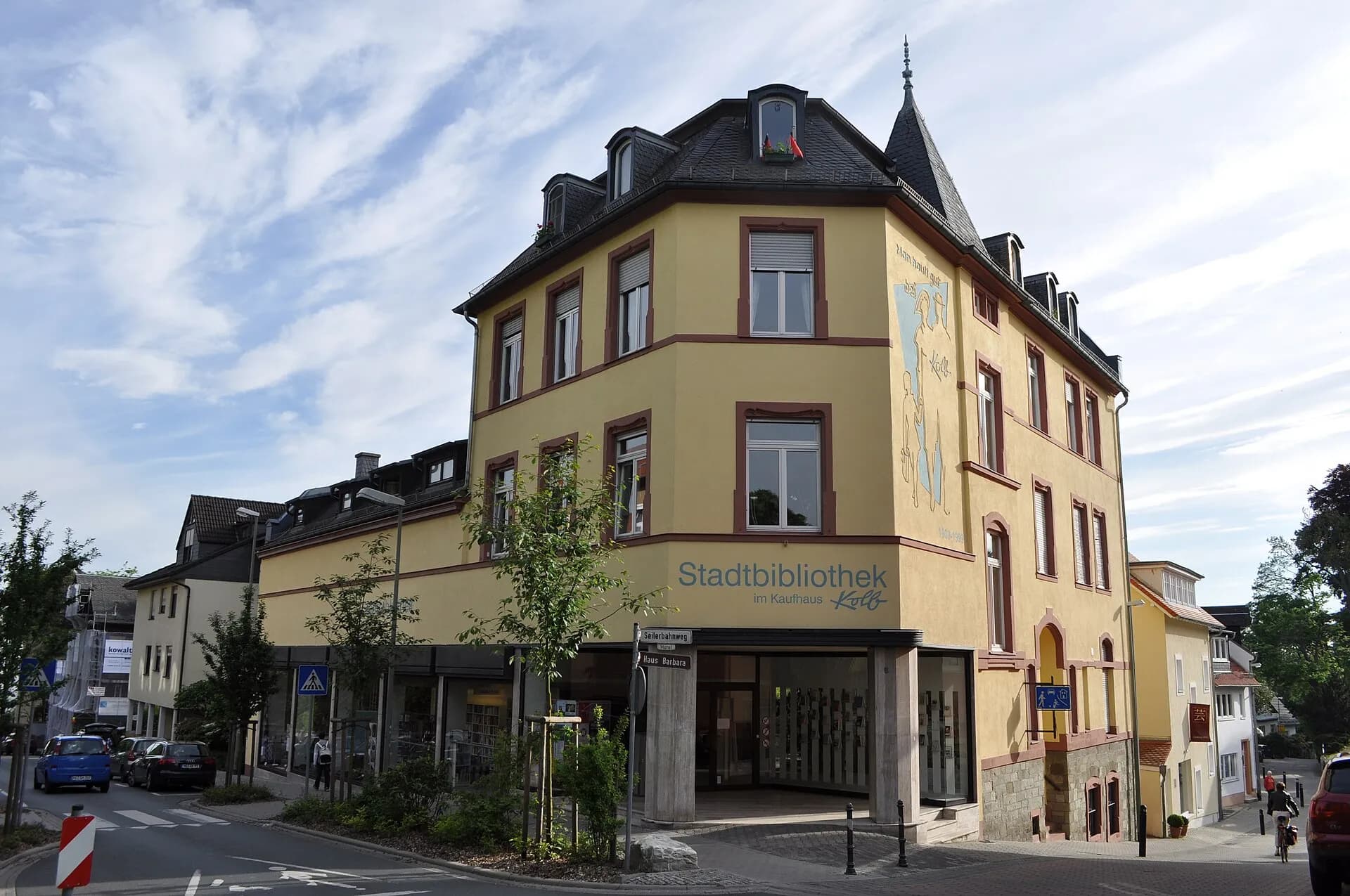 Stadtbibliothek im ehemaligen Kaufhaus Kolb in Königstein im Taunus