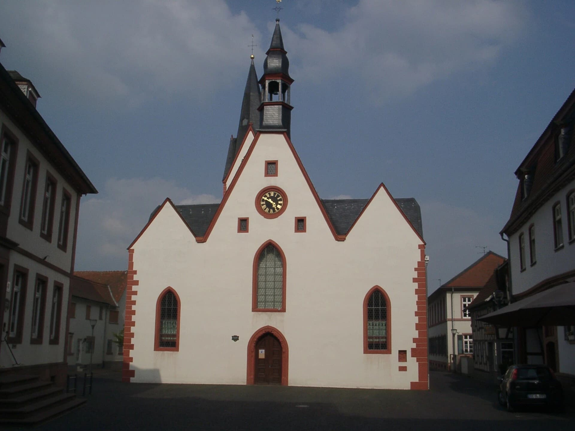 Stadtkirche St. Nikolaus am Kirchplatz in Babenhausen