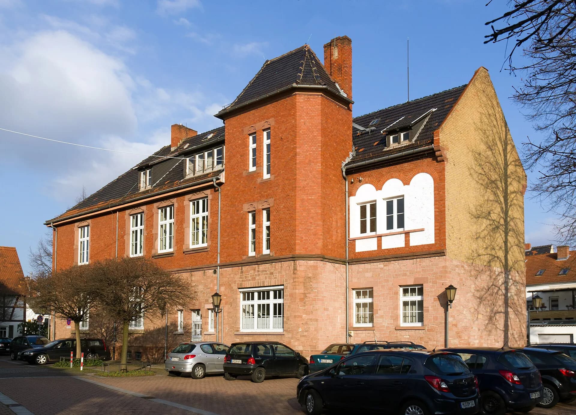 Neues Rathaus mit Stadtteilladen in Hanau-Großauheim
