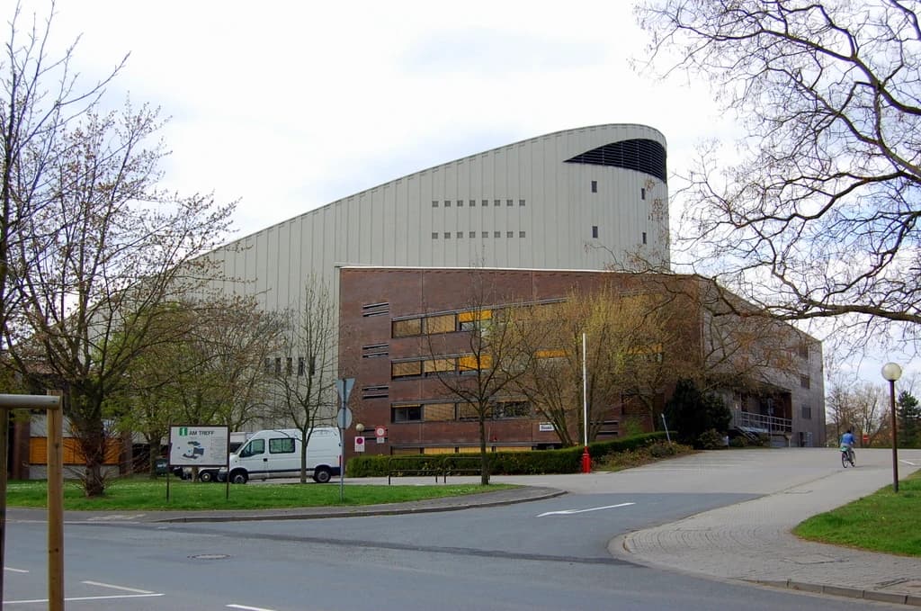 Rückseite des Stadttheaters in Rüsselsheim