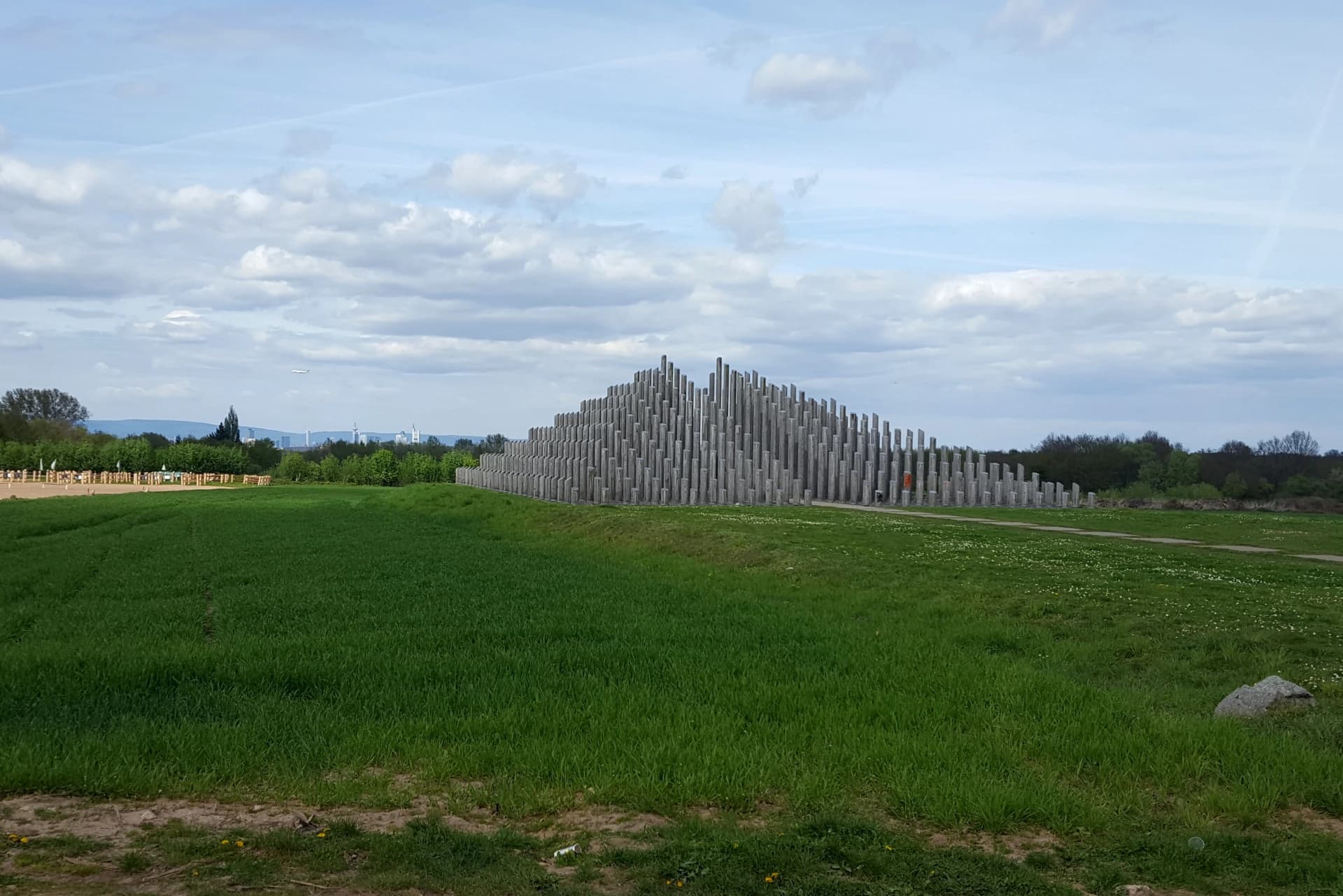 Stangenpyramide Auf der Hub in Dreieich-Götzenhain