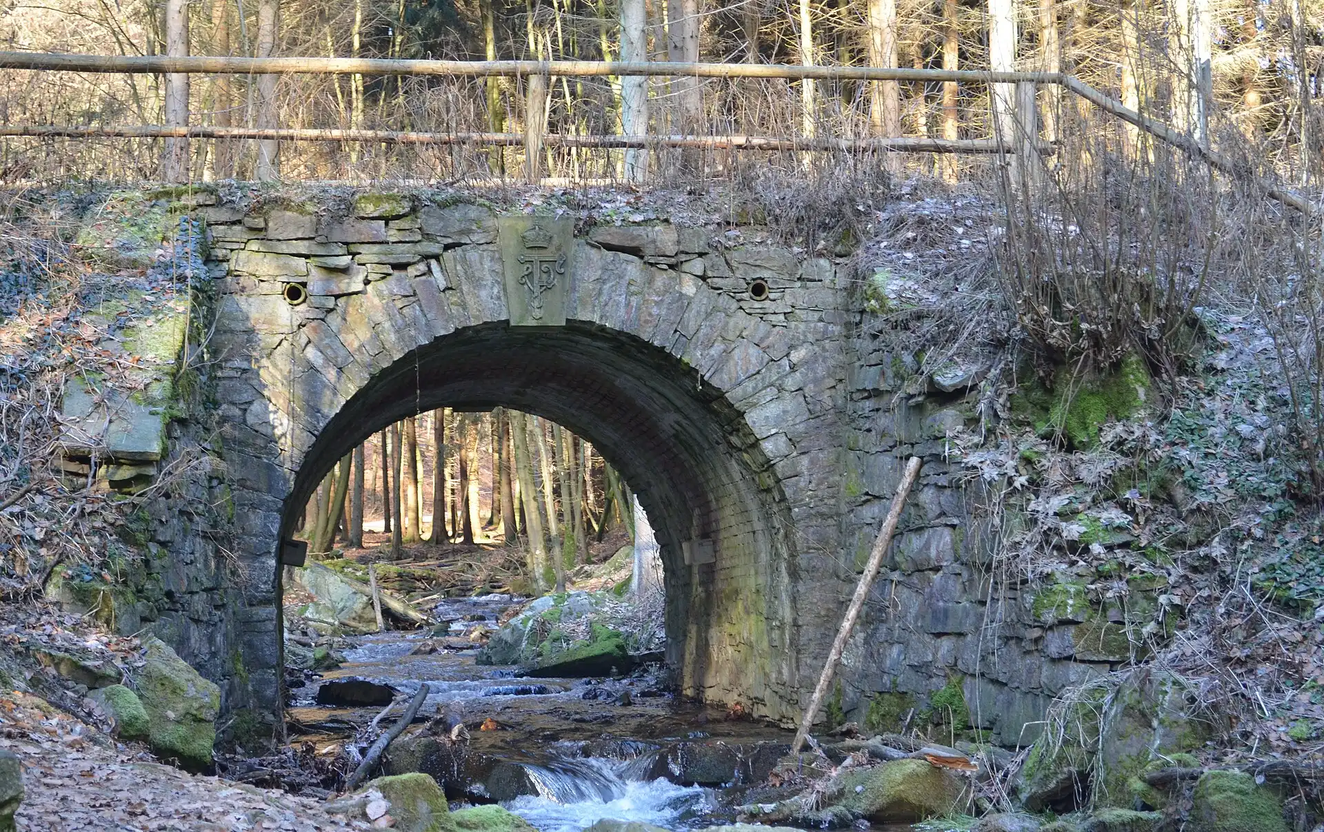 Steinbogenbrücke über den Urselbach in Oberursel (Taunus)