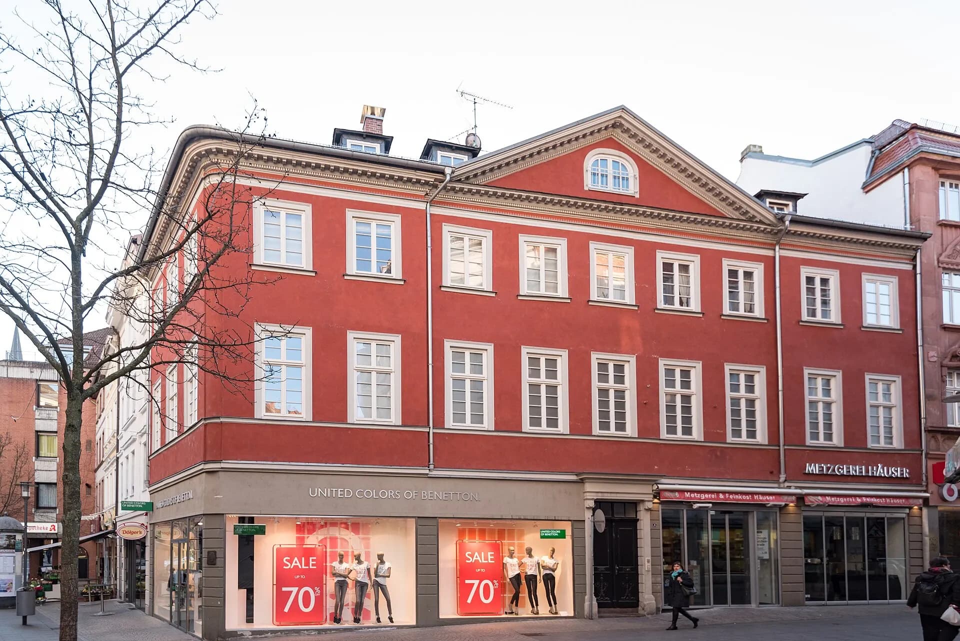 Rotes Geschäftshaus in der Steingasse in Aschaffenburg