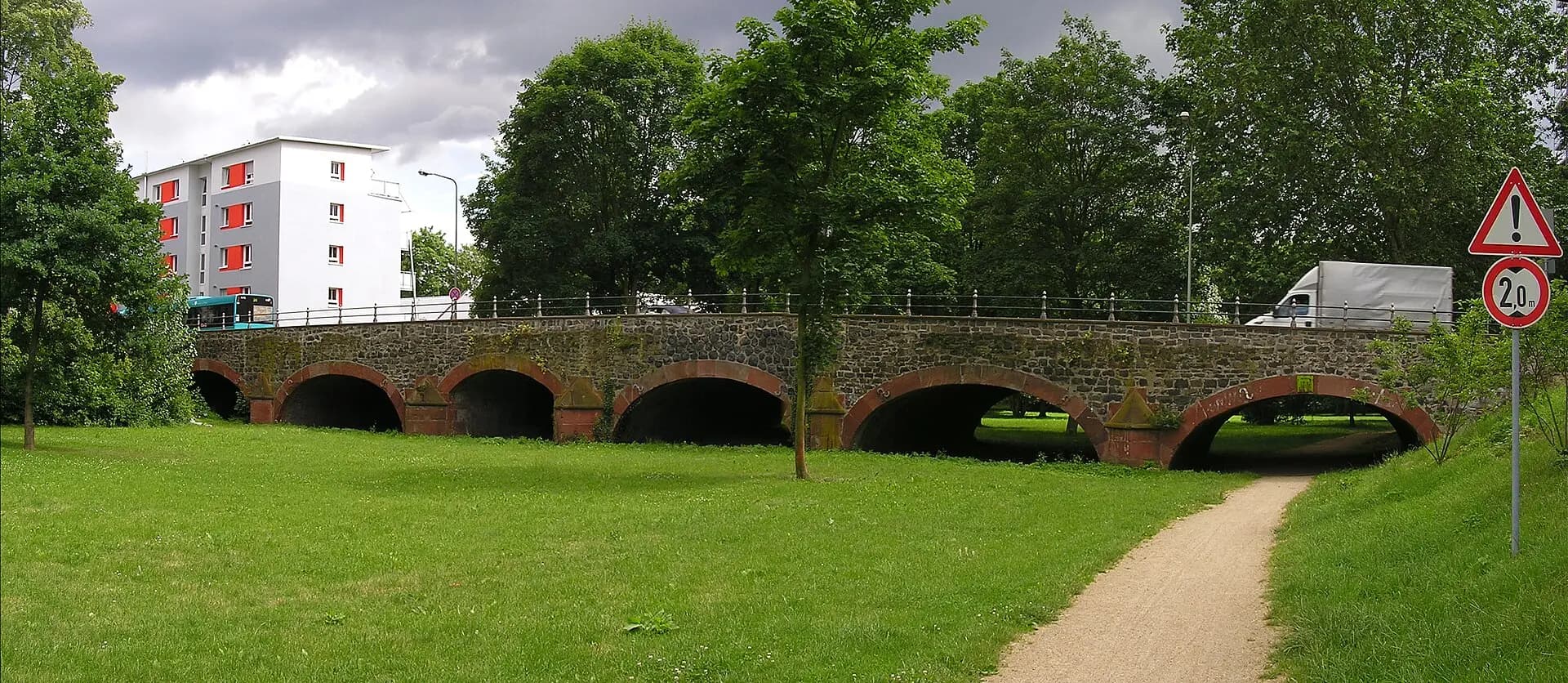 Steinbogenbrücke Sternbrücke in Frankfurt Rödelheim