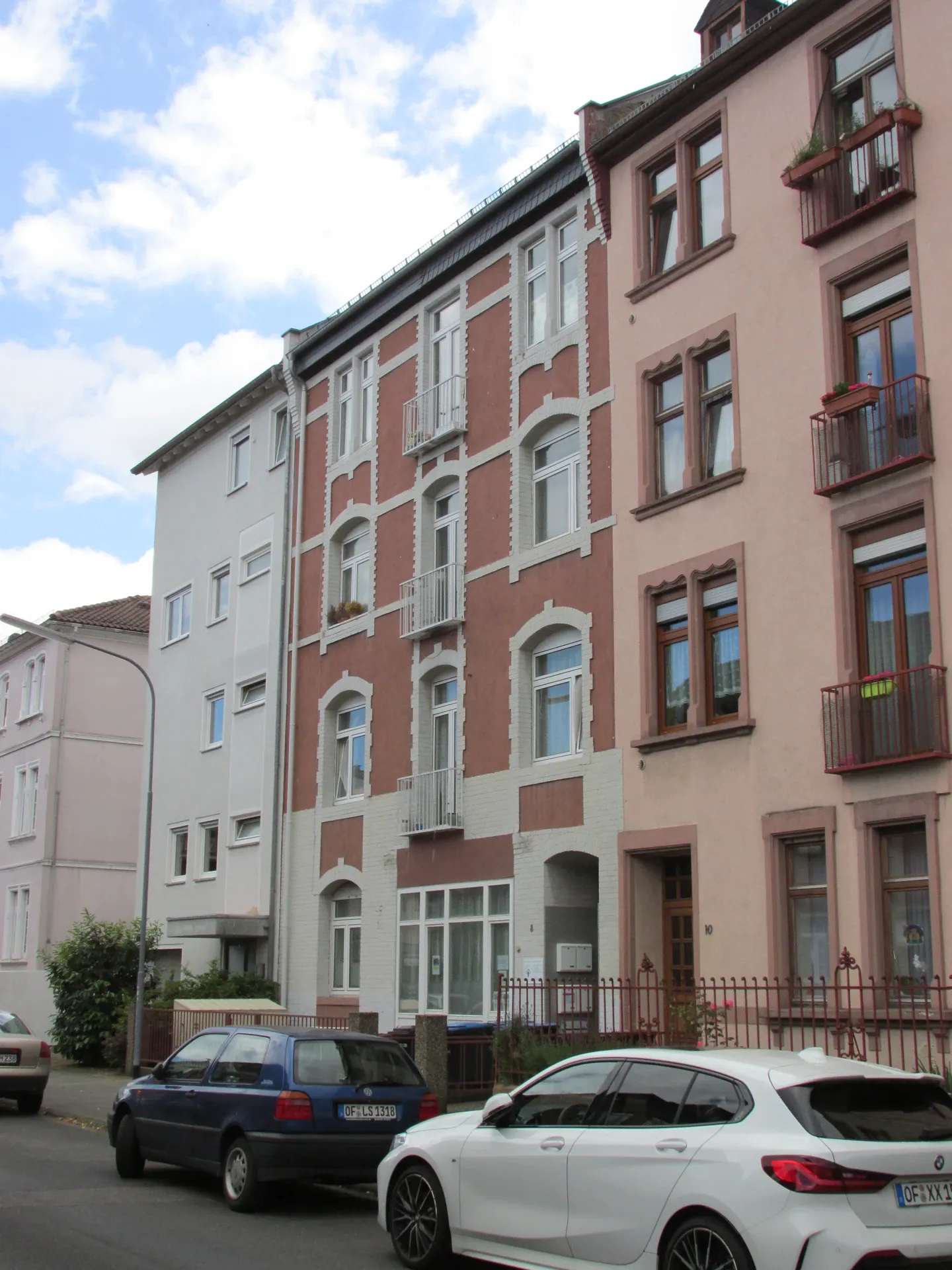 Wohnhäuser in der Stoltzestraße 8 in Neu-Isenburg