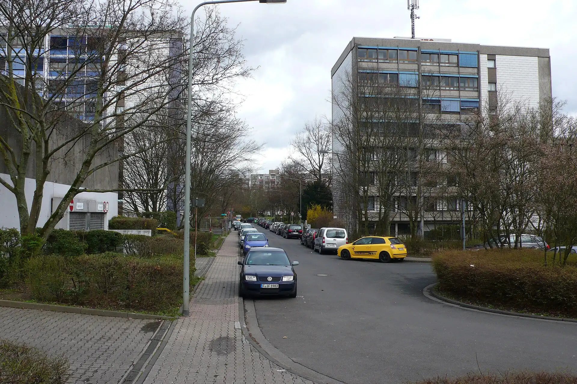 Straßenzug am Ben-Gurion-Ring in Frankfurt am Main