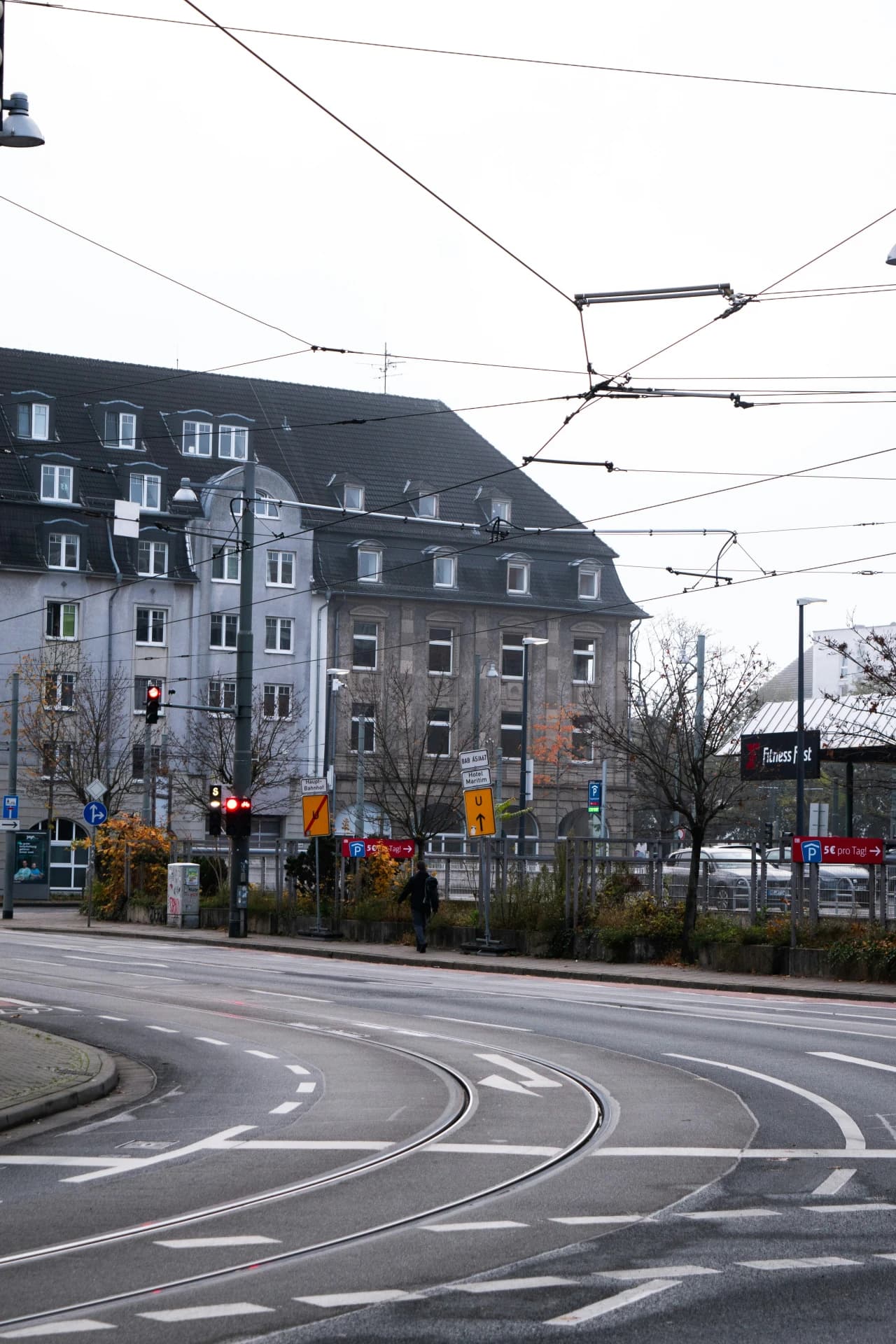 Straßenkreuzung nahe dem Hauptbahnhof in Darmstadt