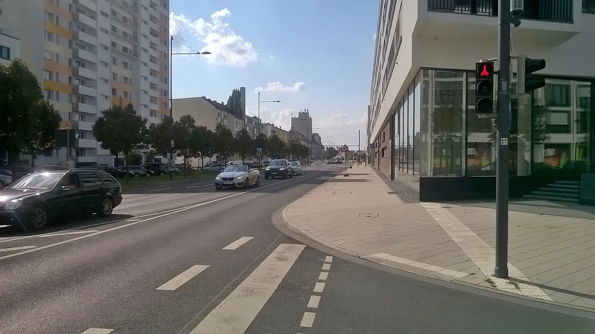Straßenkreuzung im Hafenquartier in Offenbach-Hafen