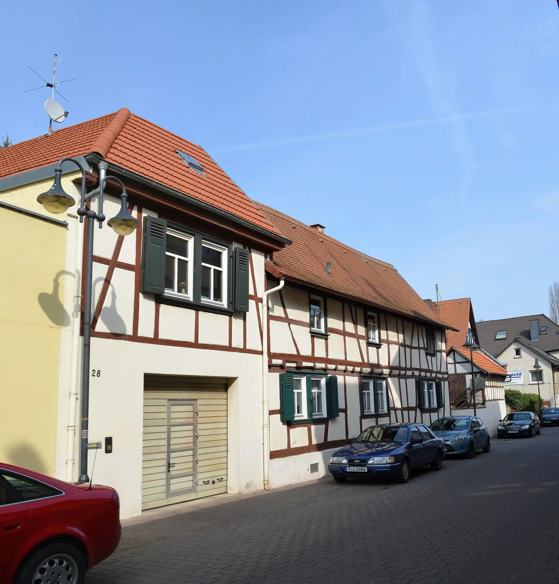 Straßenzug Alt Erlenbach in Frankfurt Nieder-Erlenbach