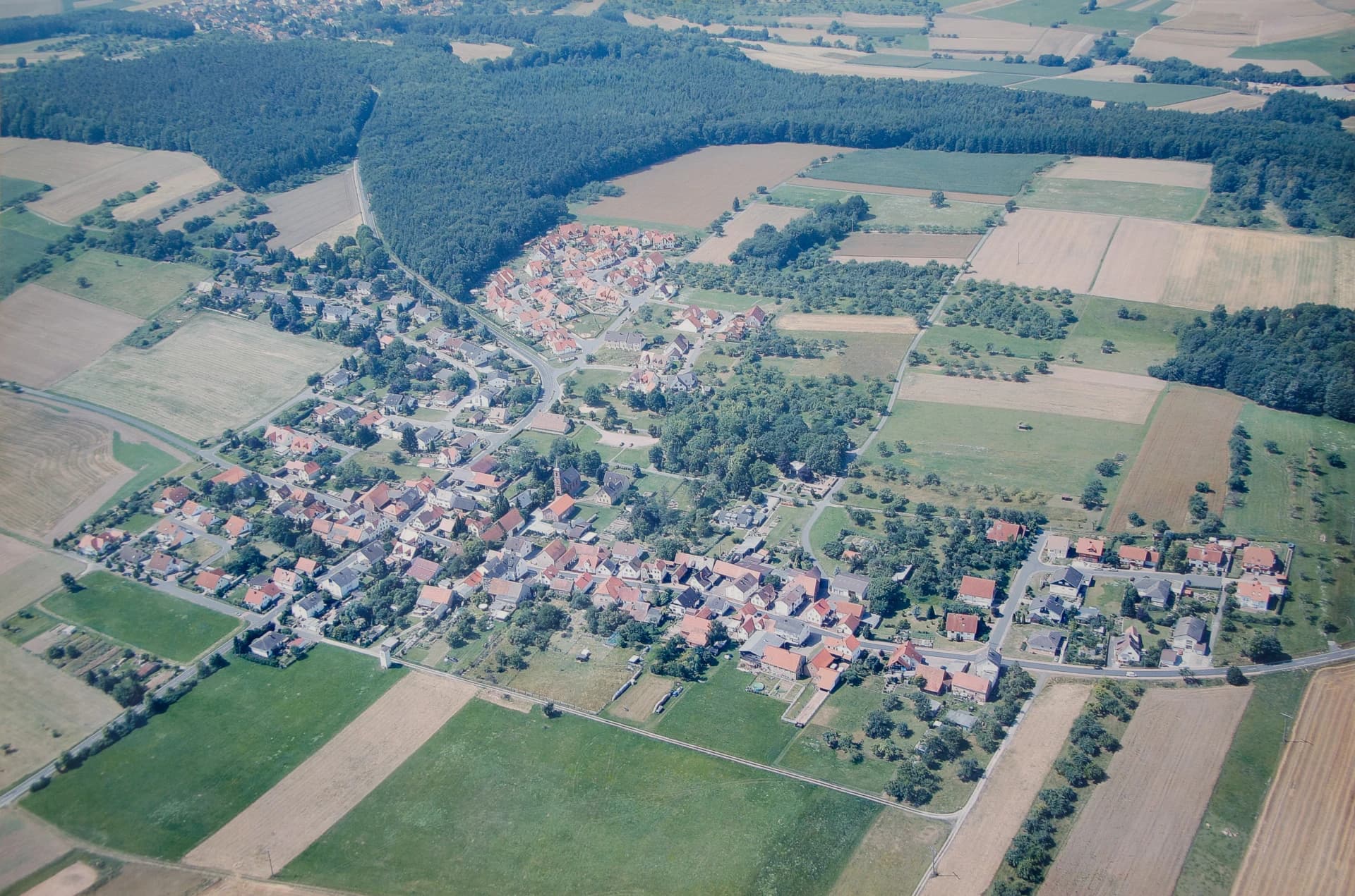 Luftaufnahme des Ortsteils Streit in Erlenbach am Main
