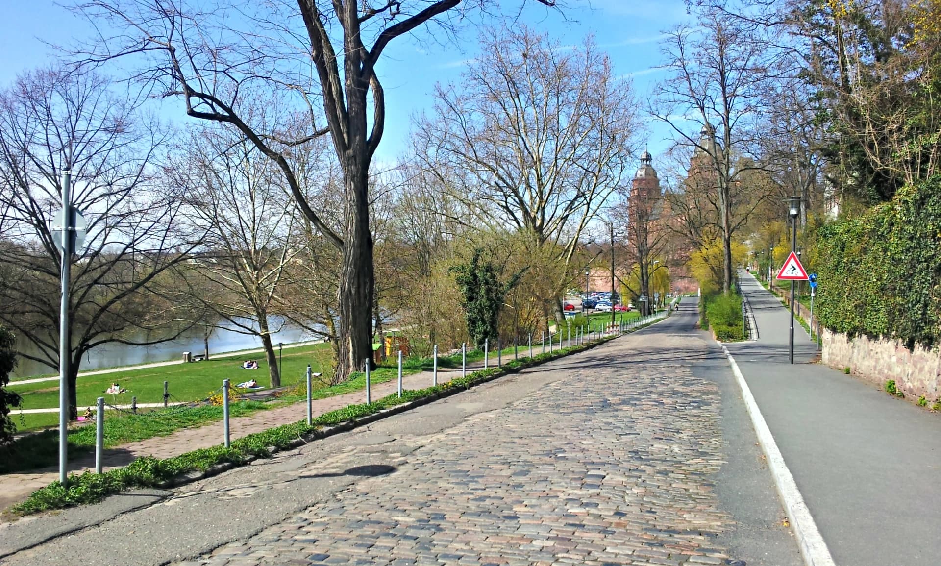 Uferweg an der Suicardusstraße am Main in Aschaffenburg