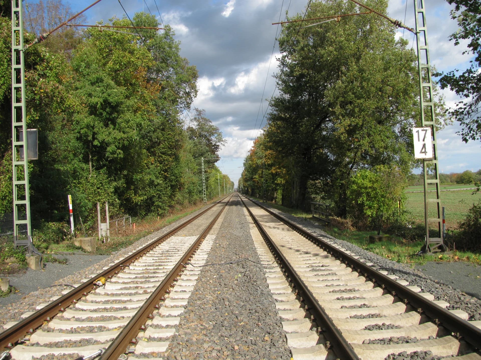 Strecke der Taunus-Eisenbahn in Hattersheim am Main