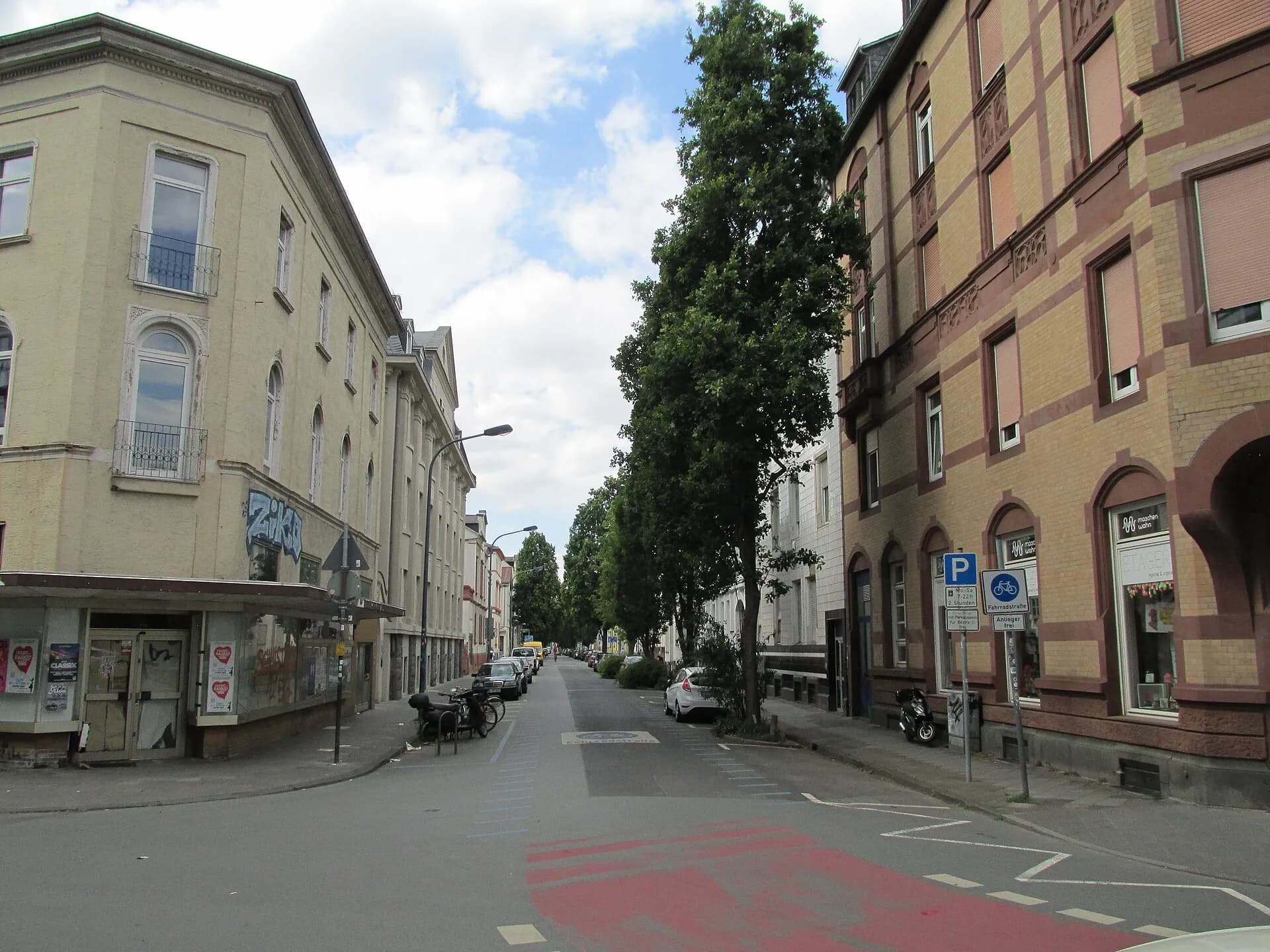 Geschäfte an der Taunusstraße im Nordend von Offenbach