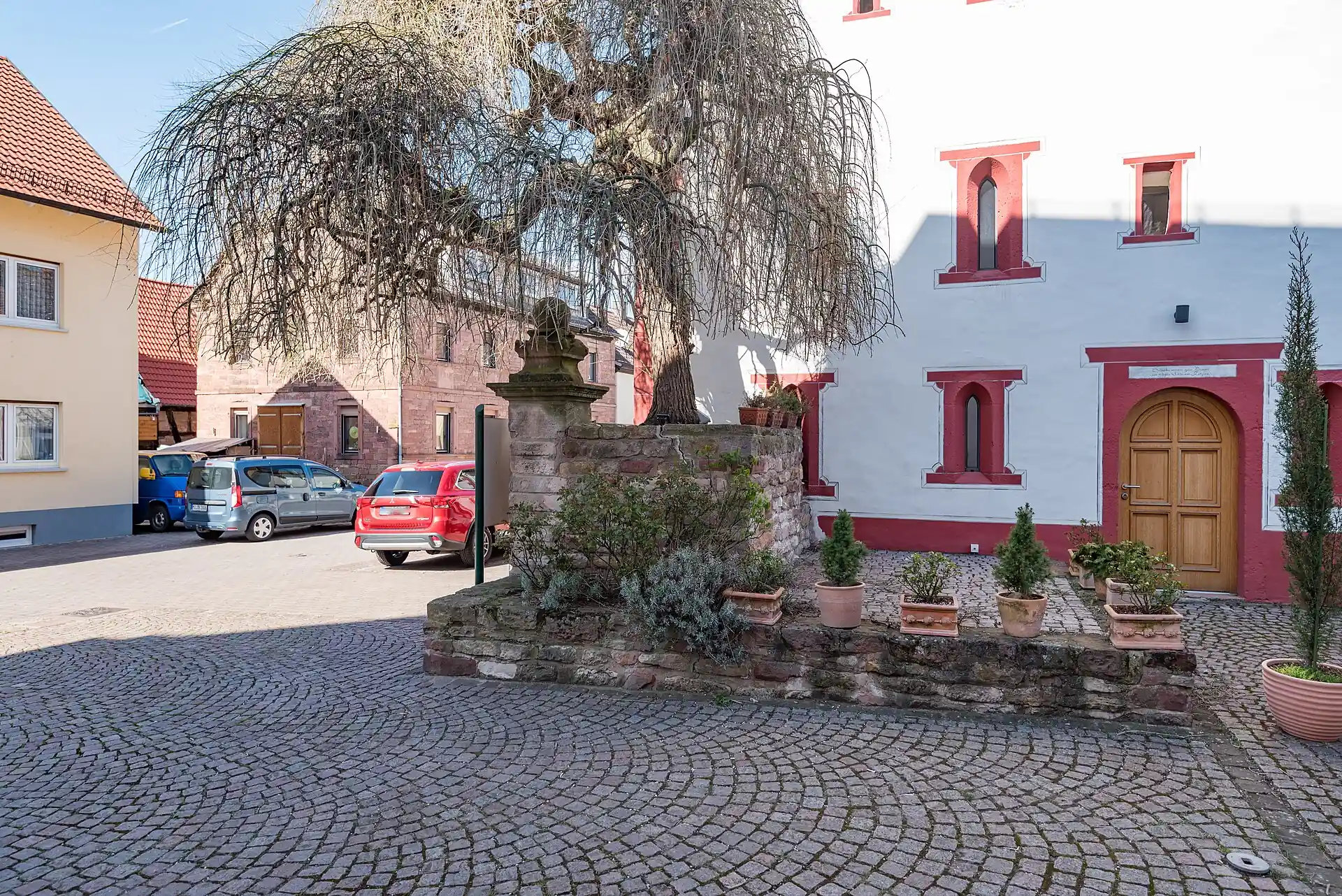 Platz vor dem Templerhaus in Kleinwallstadt