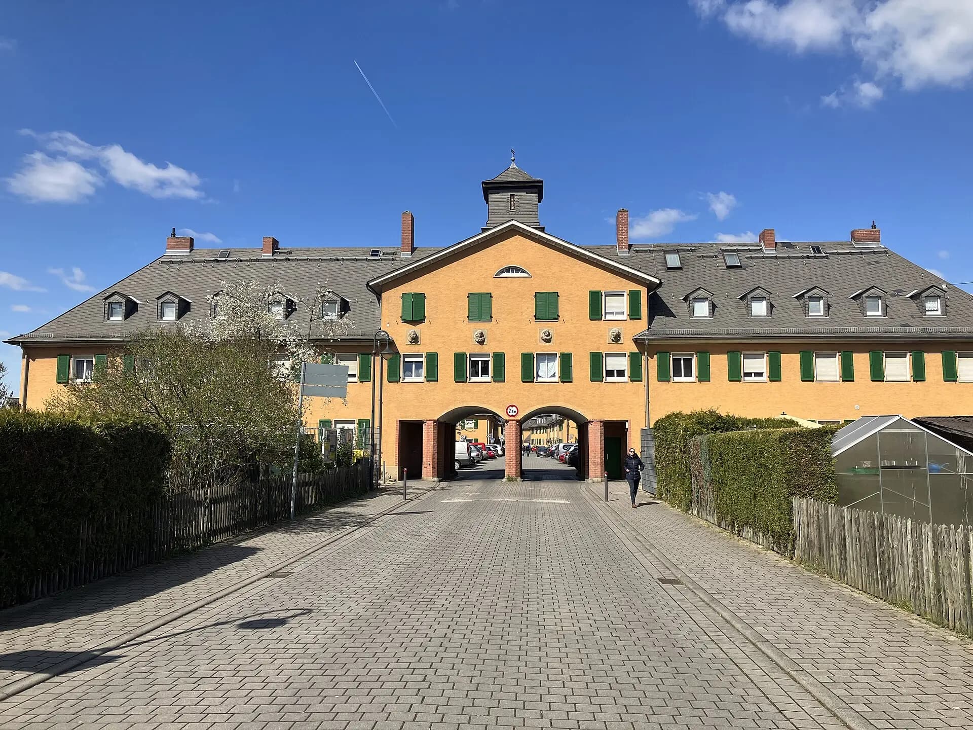 Torhaus der Eisenbahnersiedlung in Frankfurt-Nied