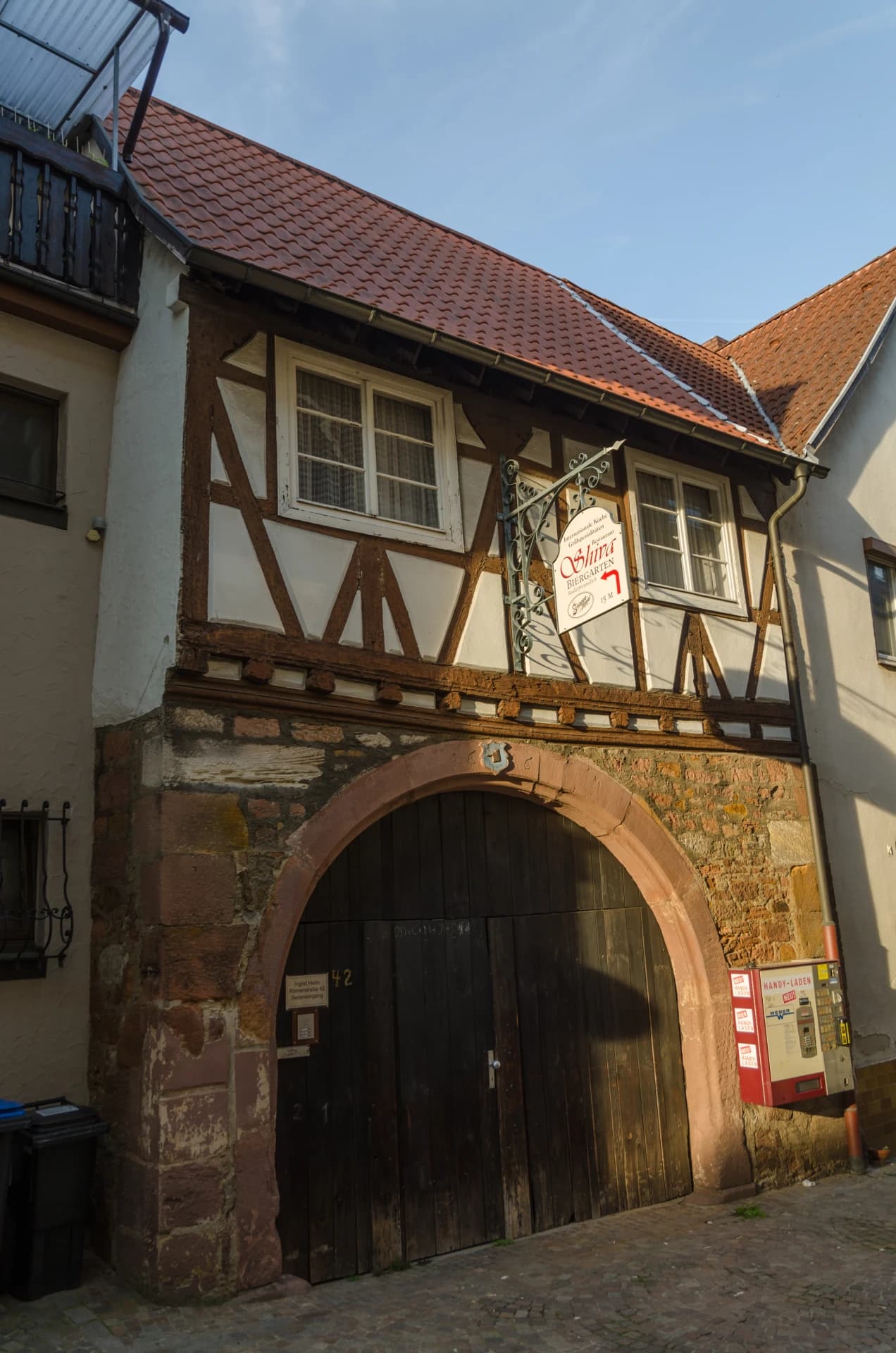 Fachwerk-Torhaus in der Römerstraße in Obernburg am Main