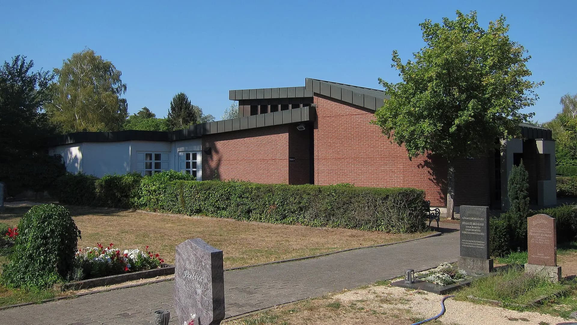 Trauerhalle auf dem Friedhof in Messel
