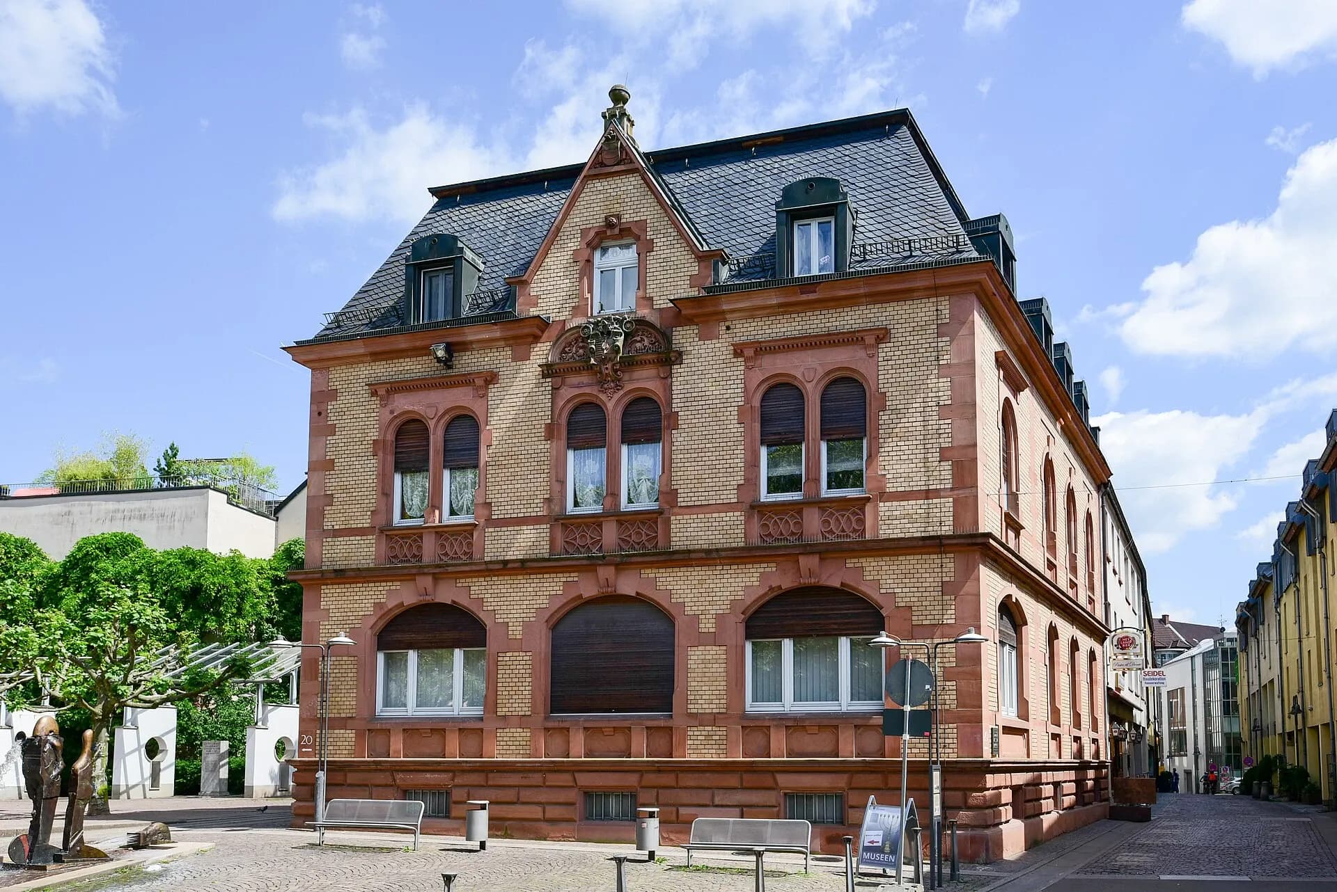 Sandstein-Eckhaus in der Treibgasse 20 in Aschaffenburg