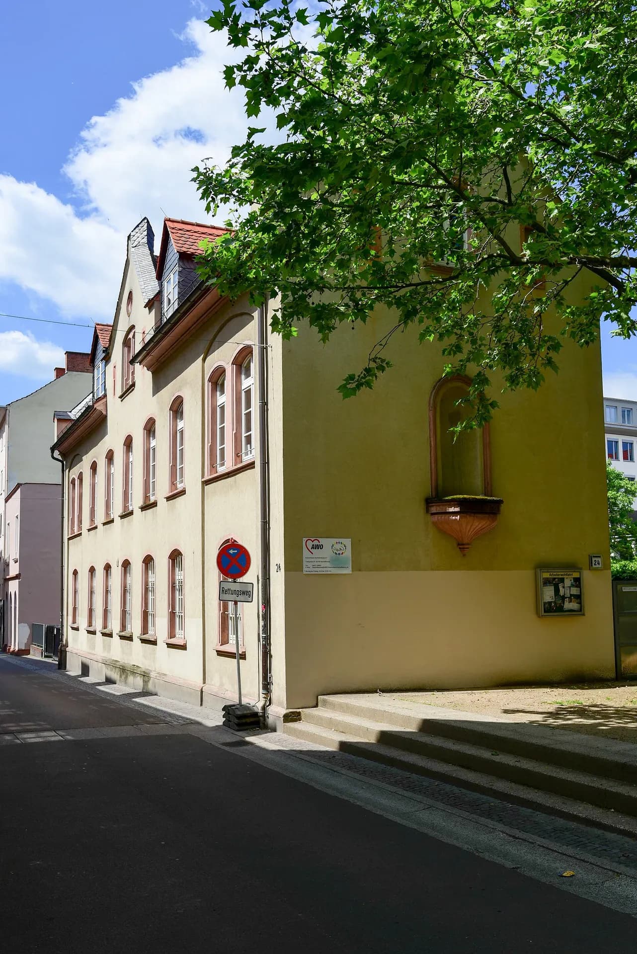 Gelbes Eckhaus in der Treibgasse in Aschaffenburg