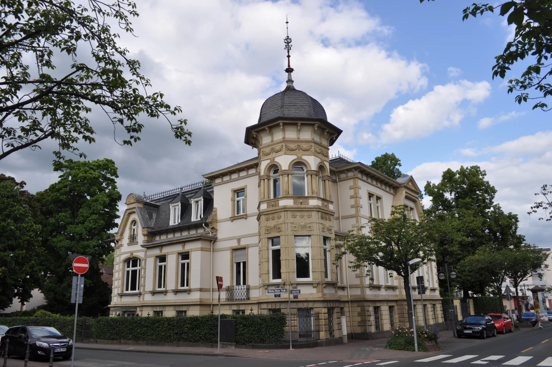 Villa mit Türmchen in der Louisenstraße in Bad Homburg