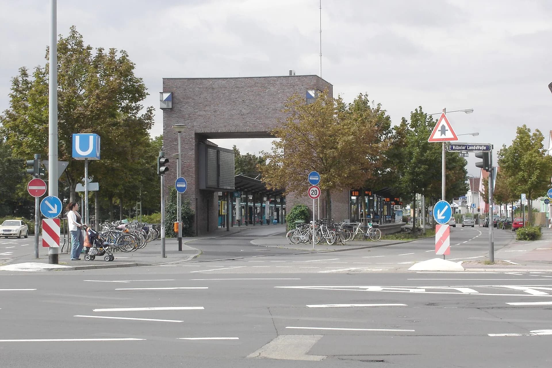 U-Bahn-Station Enkheim in Frankfurt-Bergen-Enkheim