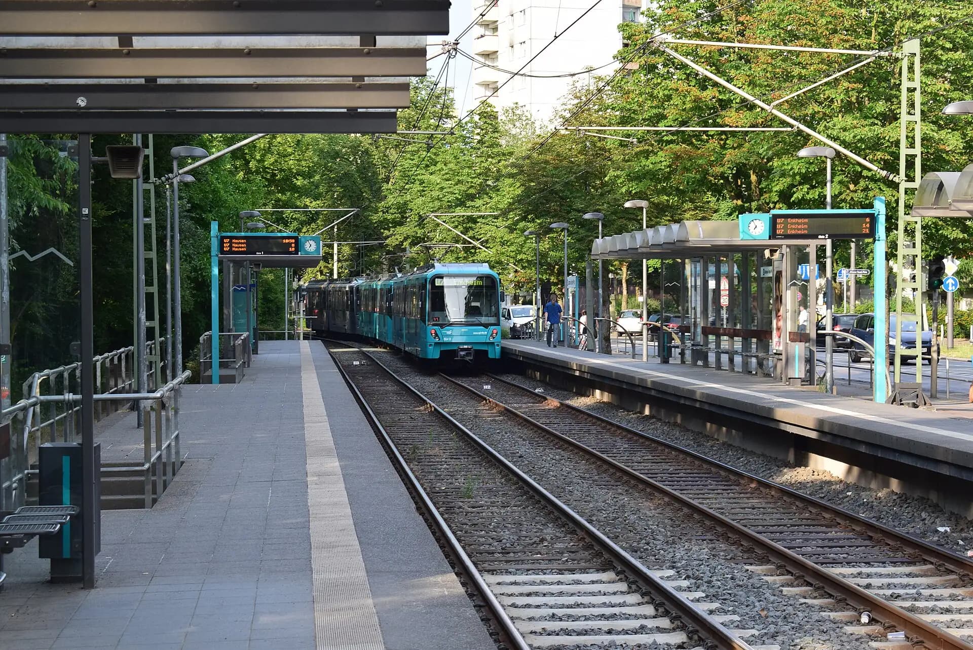 U-Bahn-Station Johanna-Tesch-Platz in Frankfurt am Main