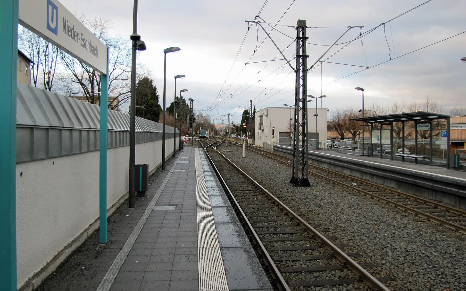 Bahnsteig der U-Bahn-Station in Frankfurt Nieder-Eschbach