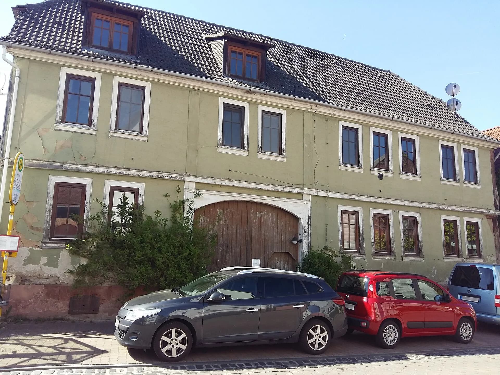 Wohnhaus mit Toreinfahrt in Reinheim-Überau