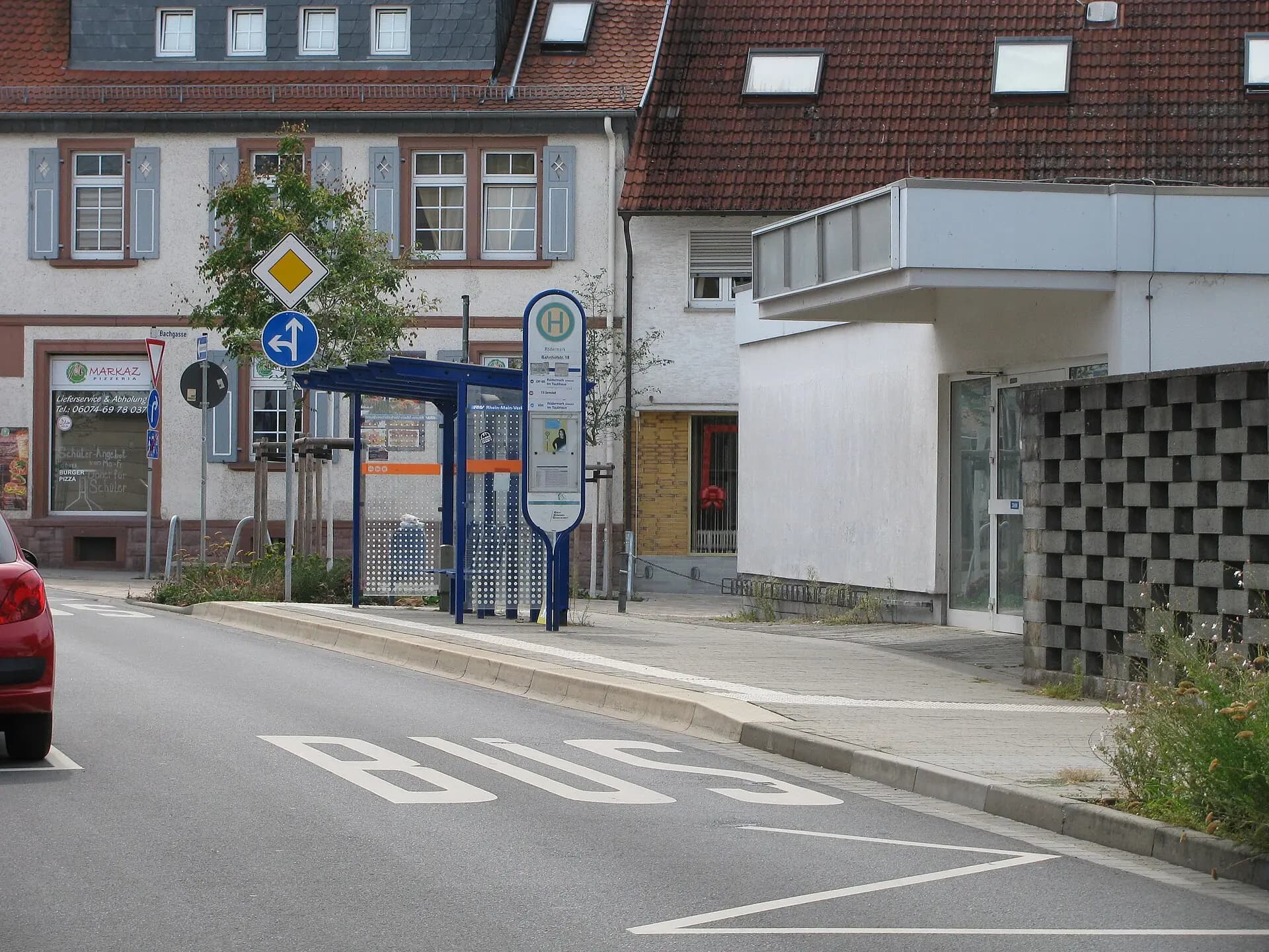 Bushaltestelle in der Bahnhofstraße in Urberach