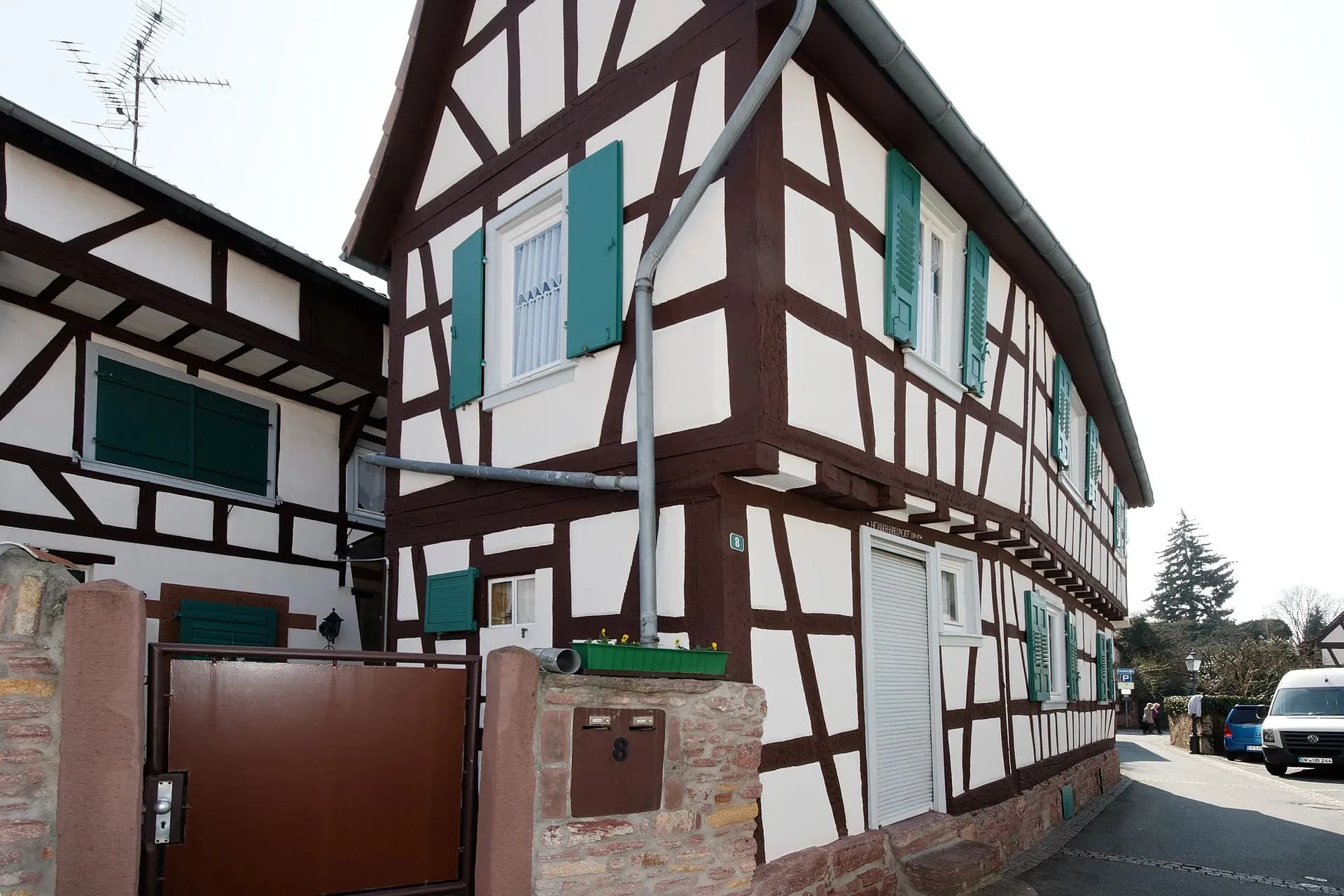 Giebelseite des Fachwerkhauses Vierhäusergasse 8 in Langen