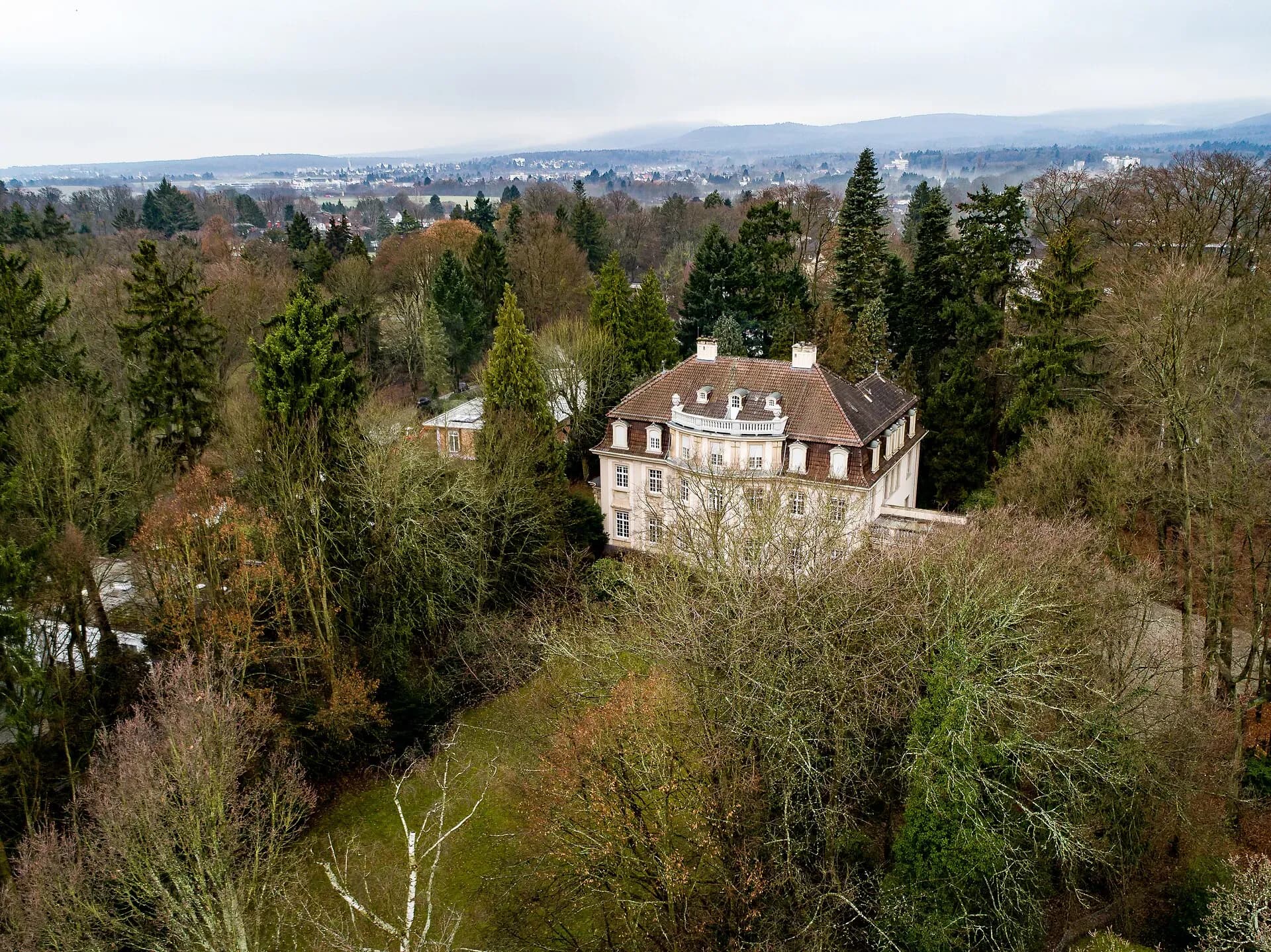 Luftbild der Villa Adelheidswert in Bad Homburg