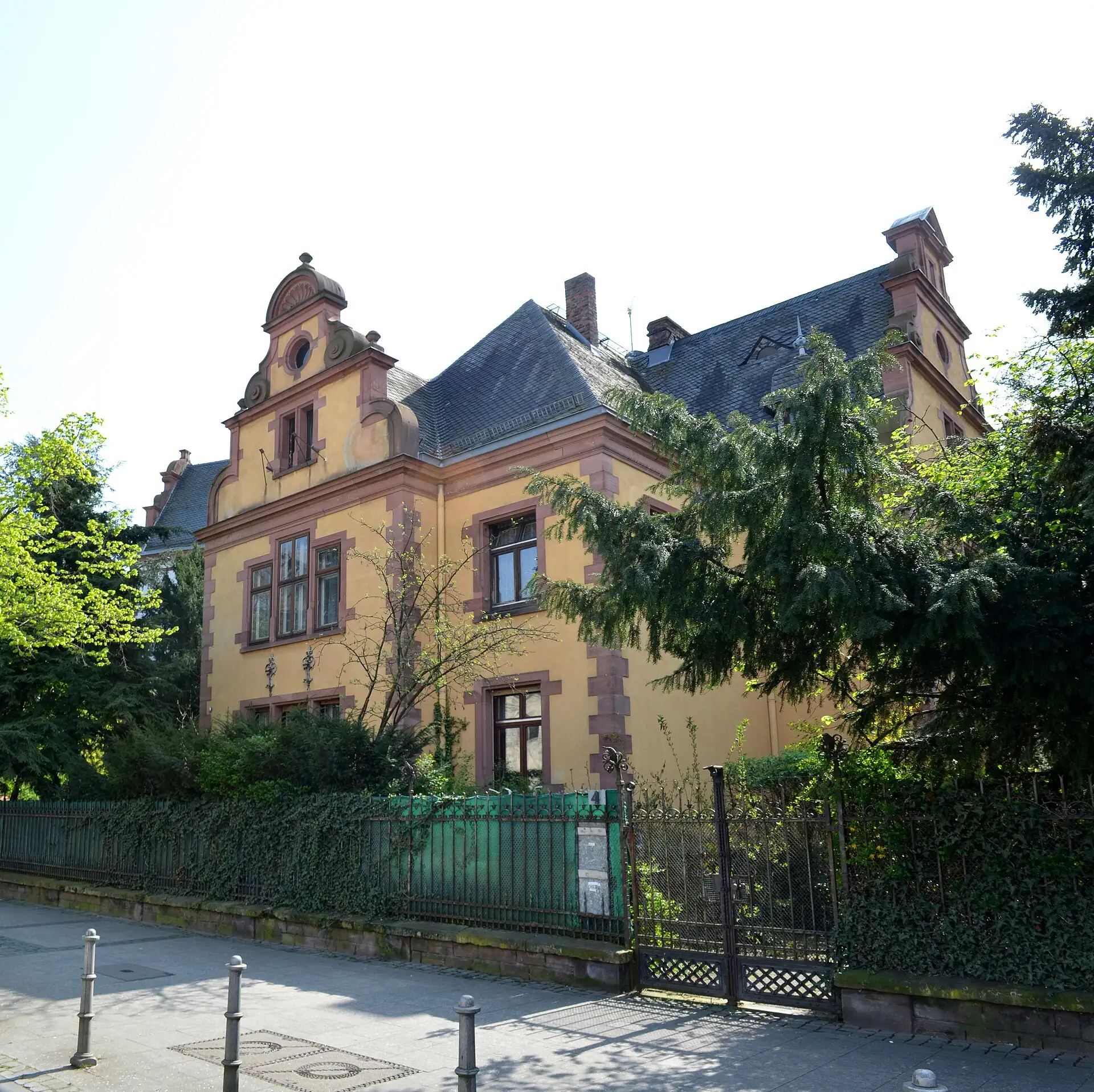 Villa in der Straße Am Tiergarten im Frankfurter Ostend