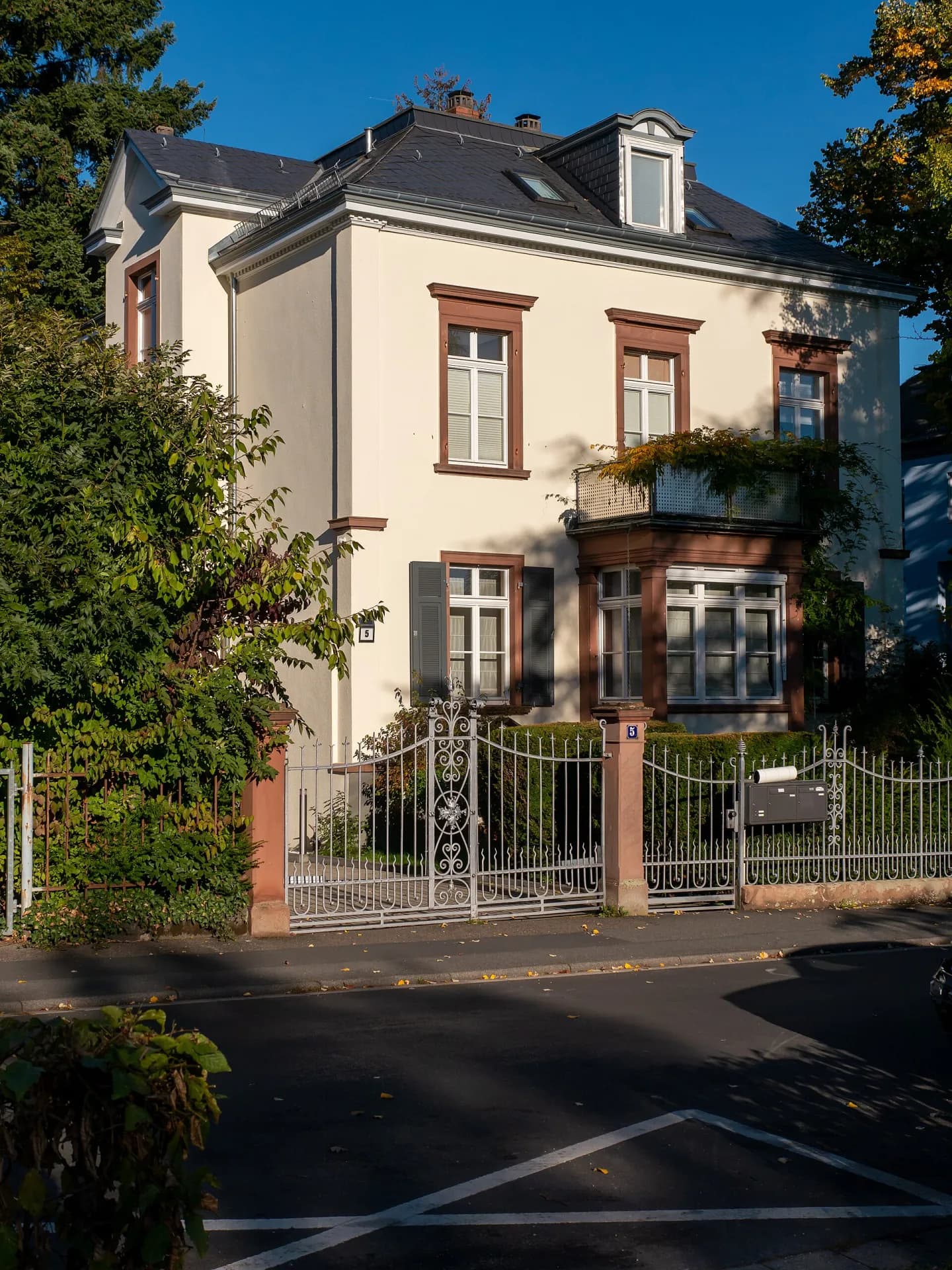 Villa an der Adenauerallee in Oberursel (Taunus)