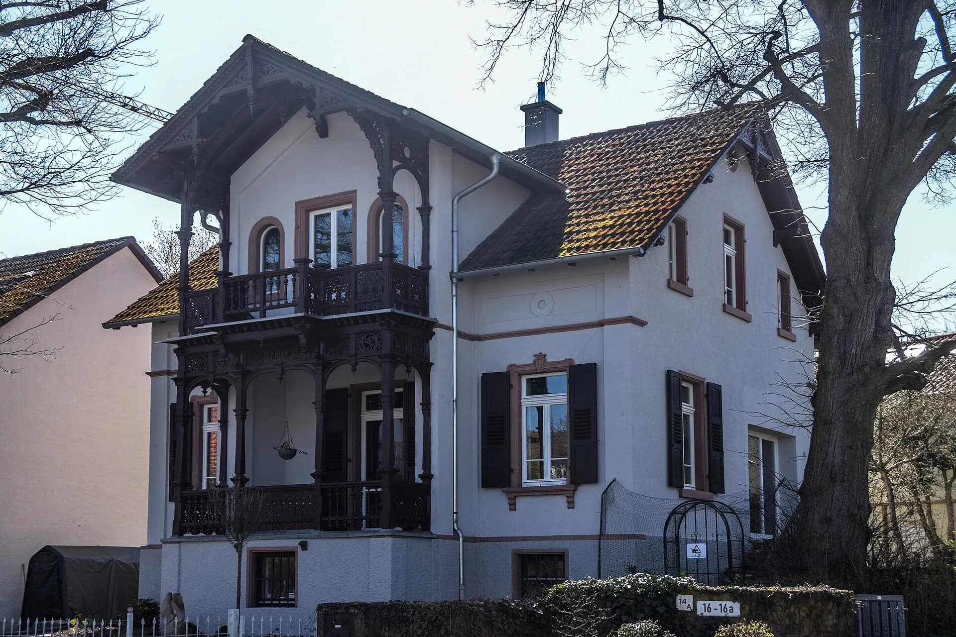 Villa in der Bickenbacher Straße in Seeheim-Jugenheim