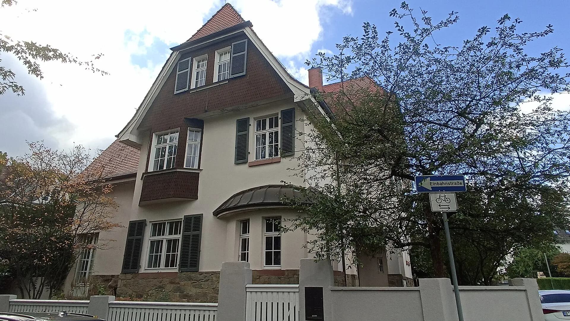 Villa Drosselweg 19 in Frankfurt-Unterliederbach