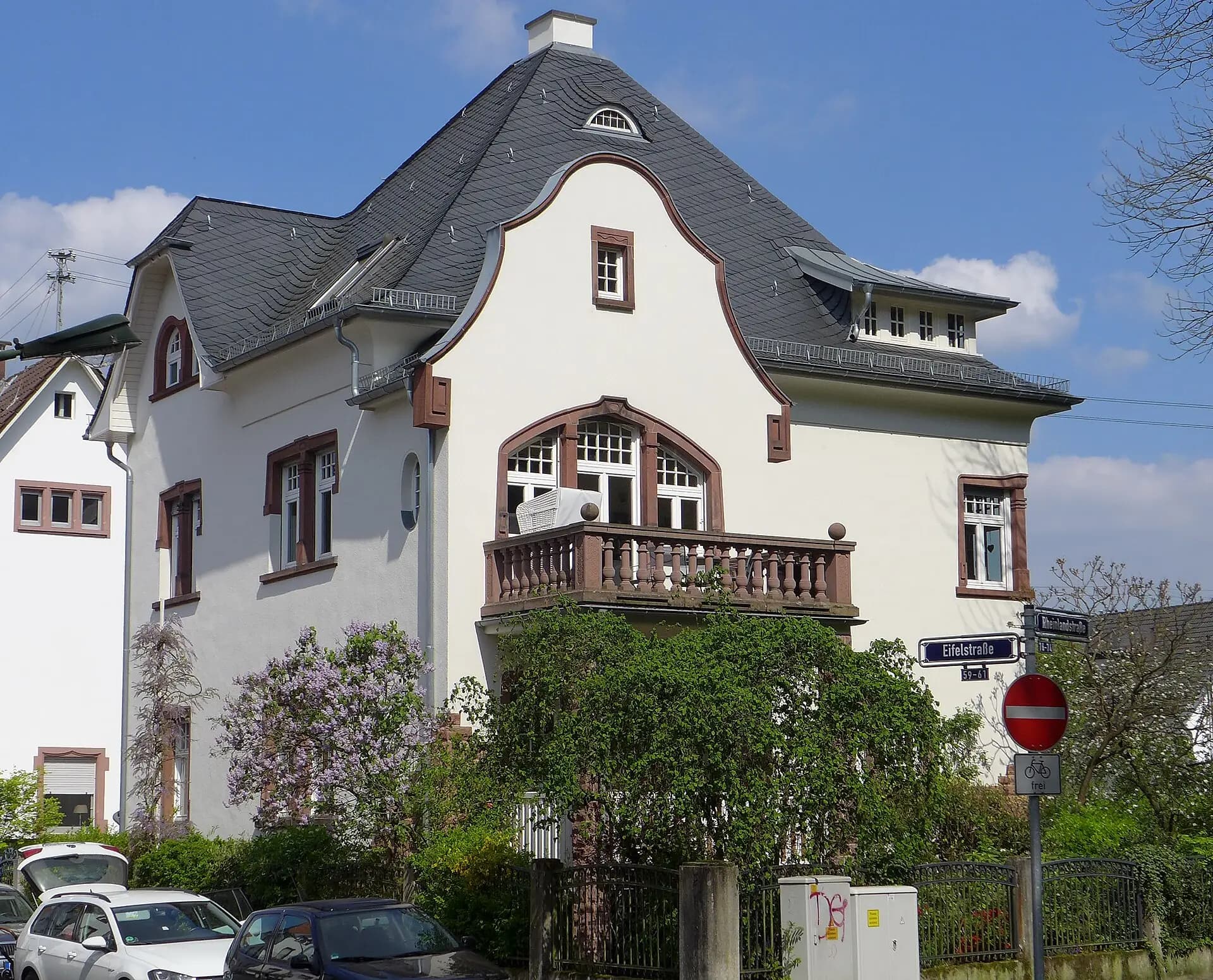 Villa in der Eifelstraße in Frankfurt Schwanheim