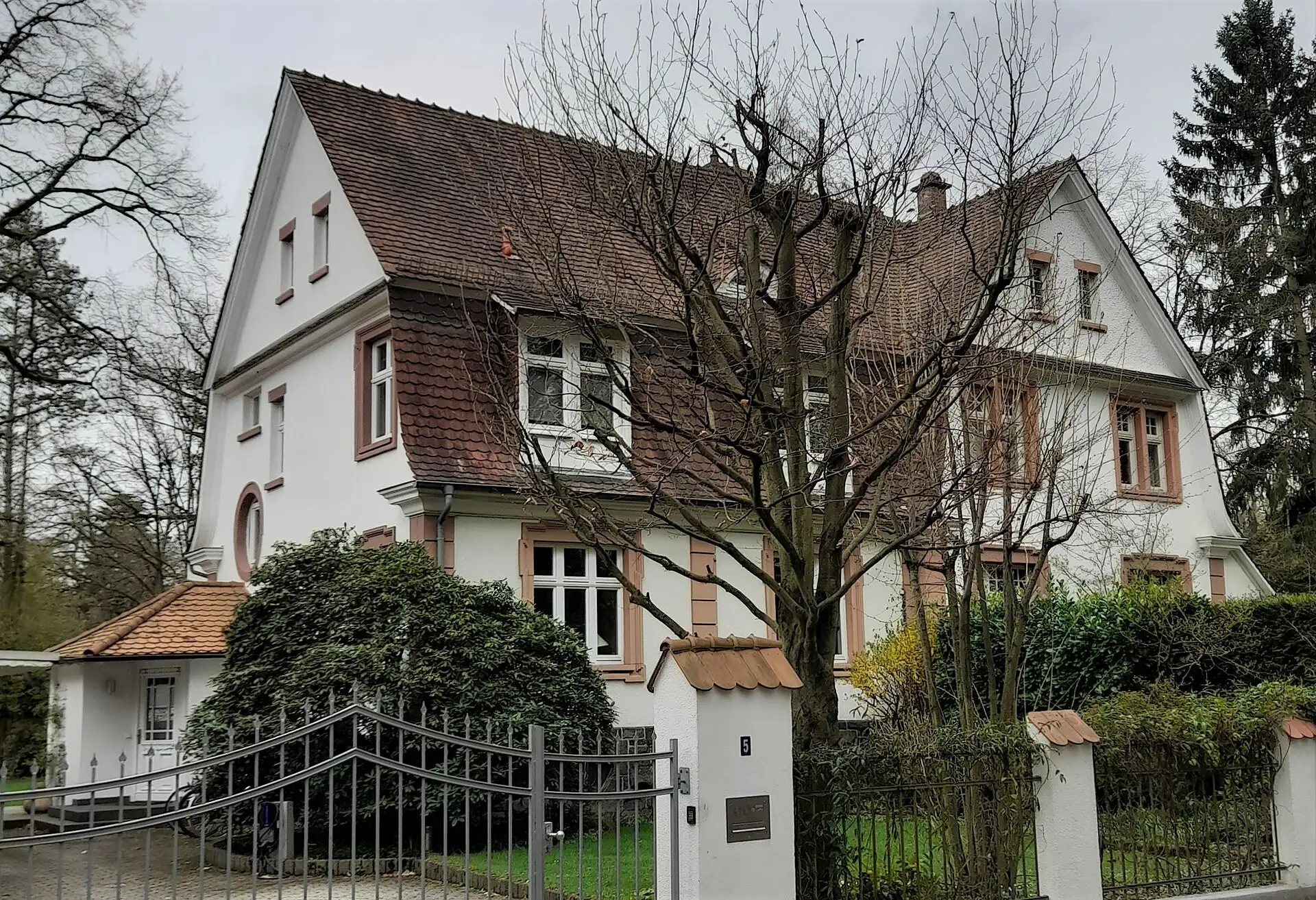 Doppelvilla an der Eleonorenanlage 3-5 in Dreieich-Buchschlag