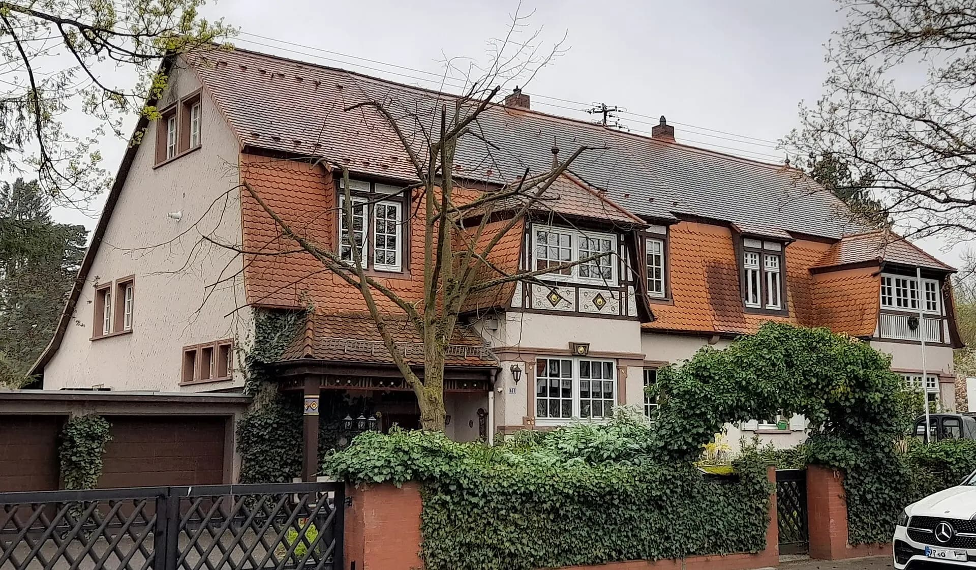 Doppelvilla an der Ernst-Ludwig-Allee 17-19 in Dreieich-Buchschlag