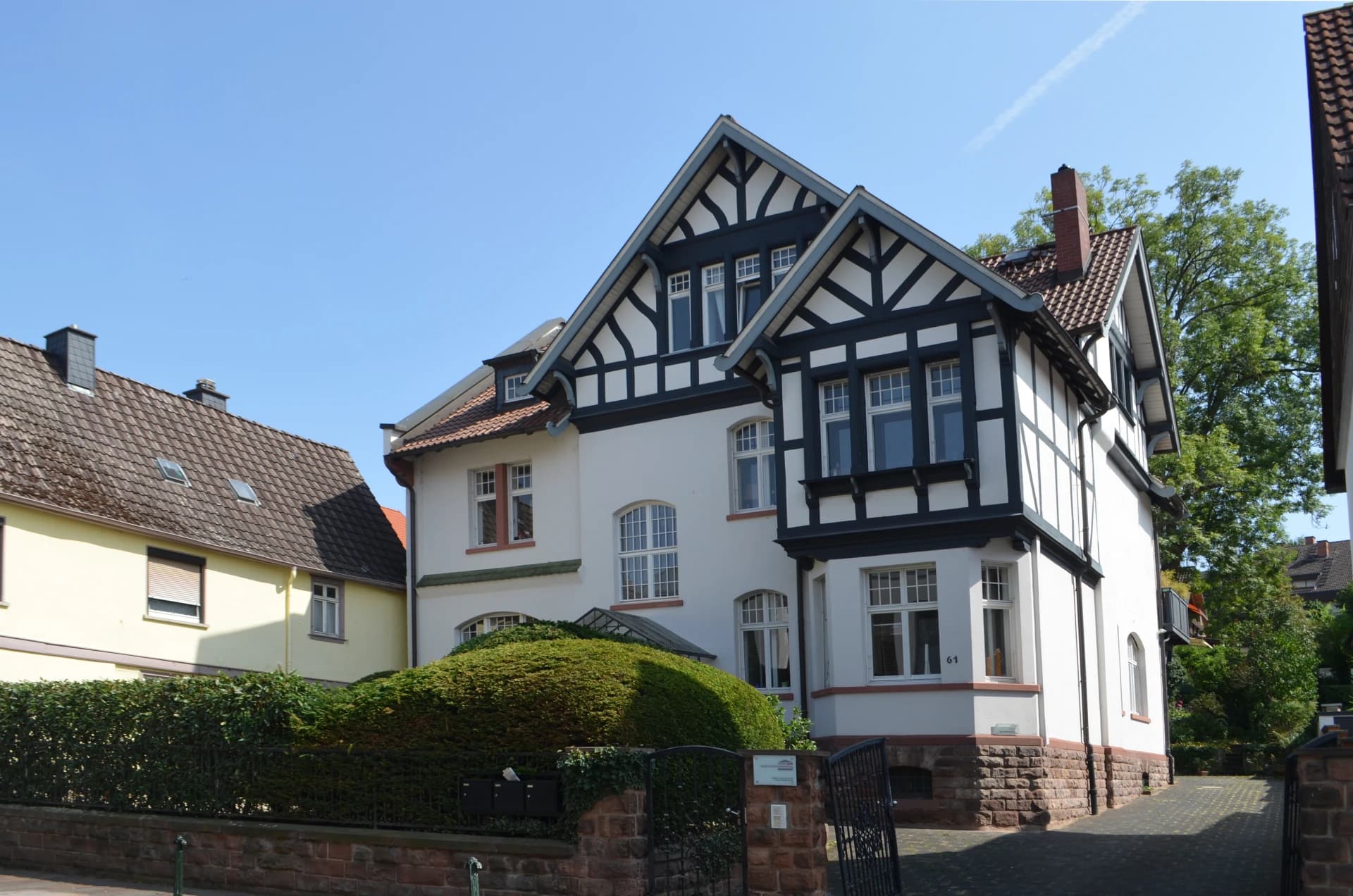 Villa mit Zierfachwerk in der Frankfurter Straße in Bad Vilbel