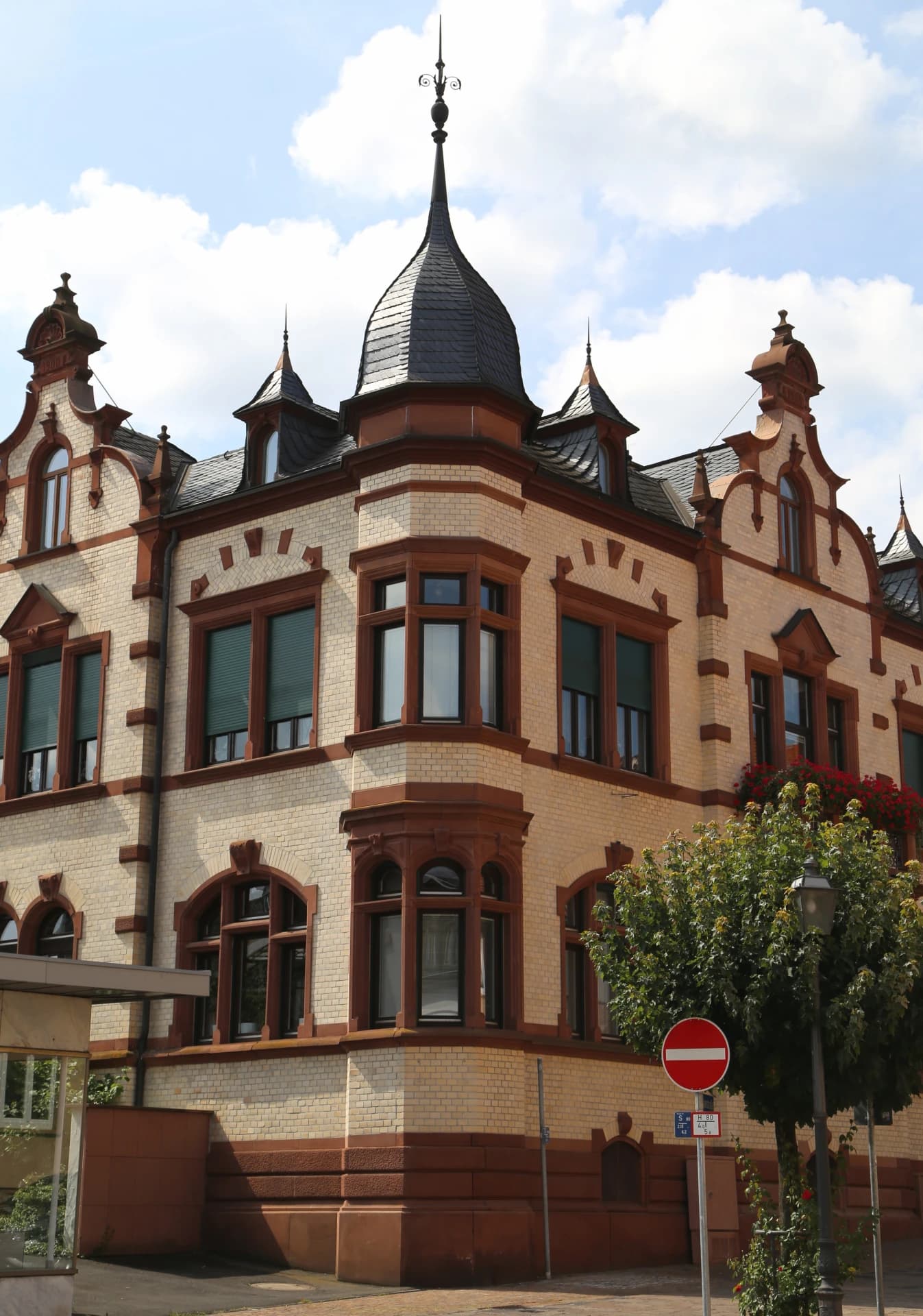 Historistische Villa in der Mainstraße in Obernburg am Main