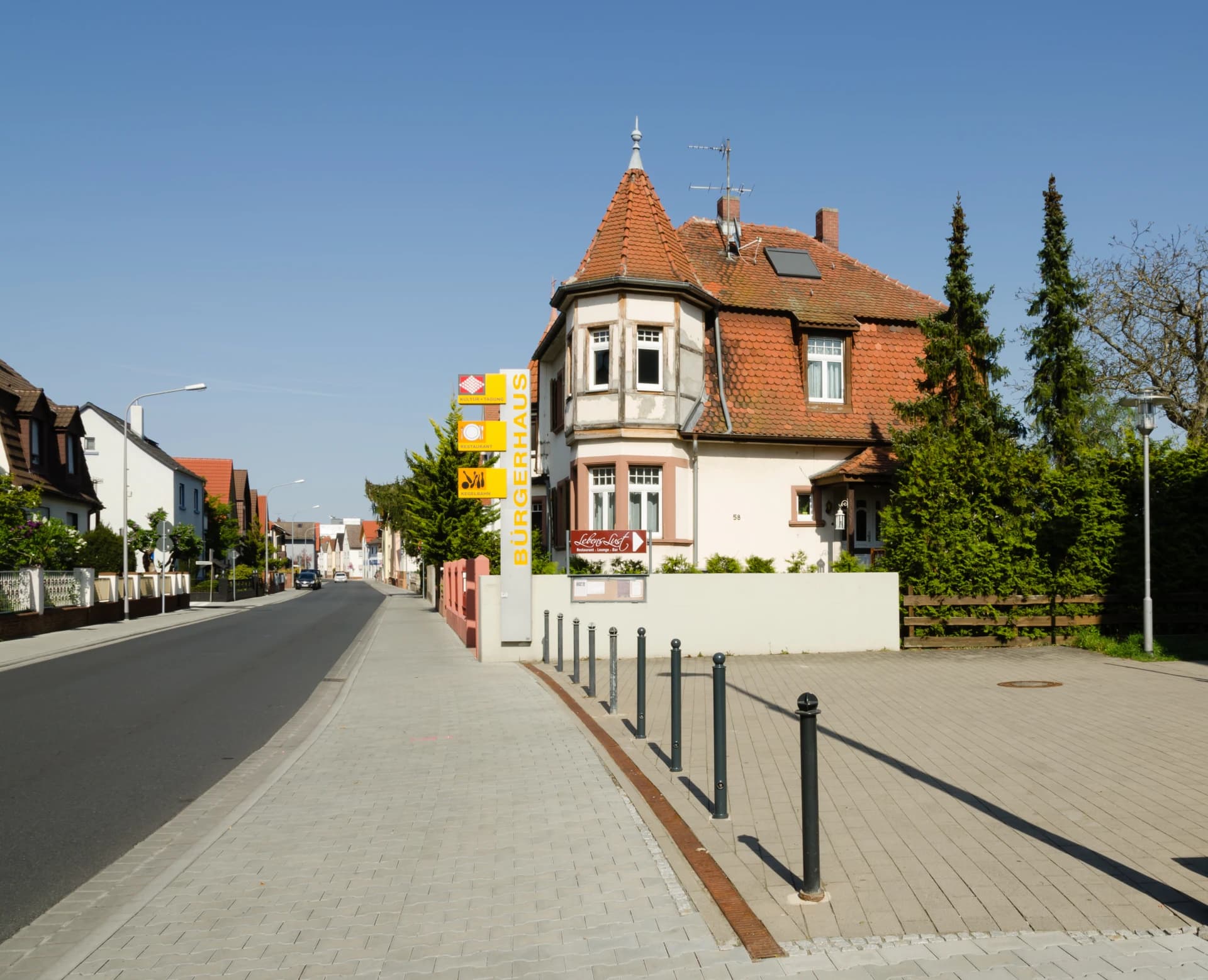 Villa mit Eckturm in Mörfelden-Walldorf