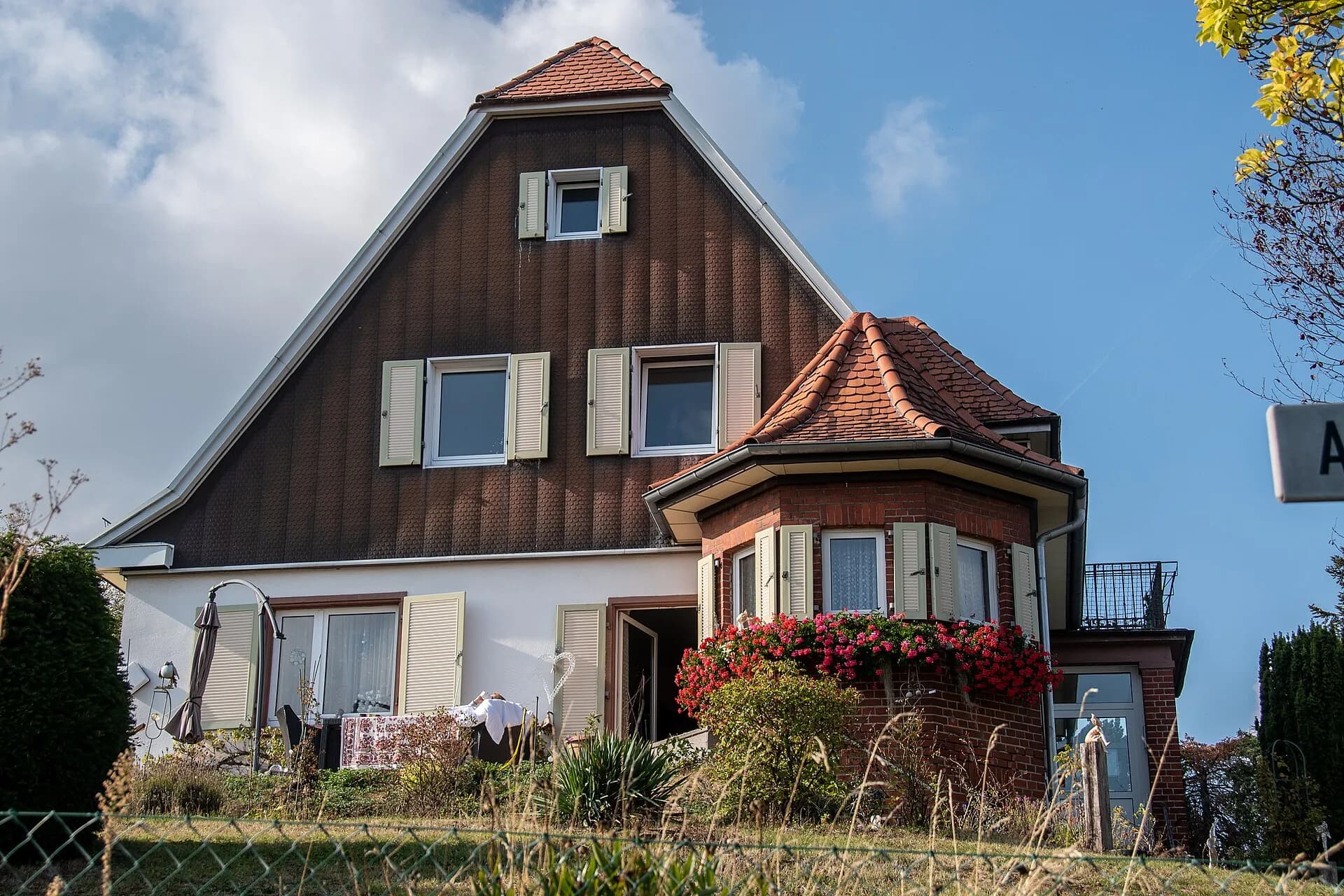 Villa mit Erker in Roßdorf