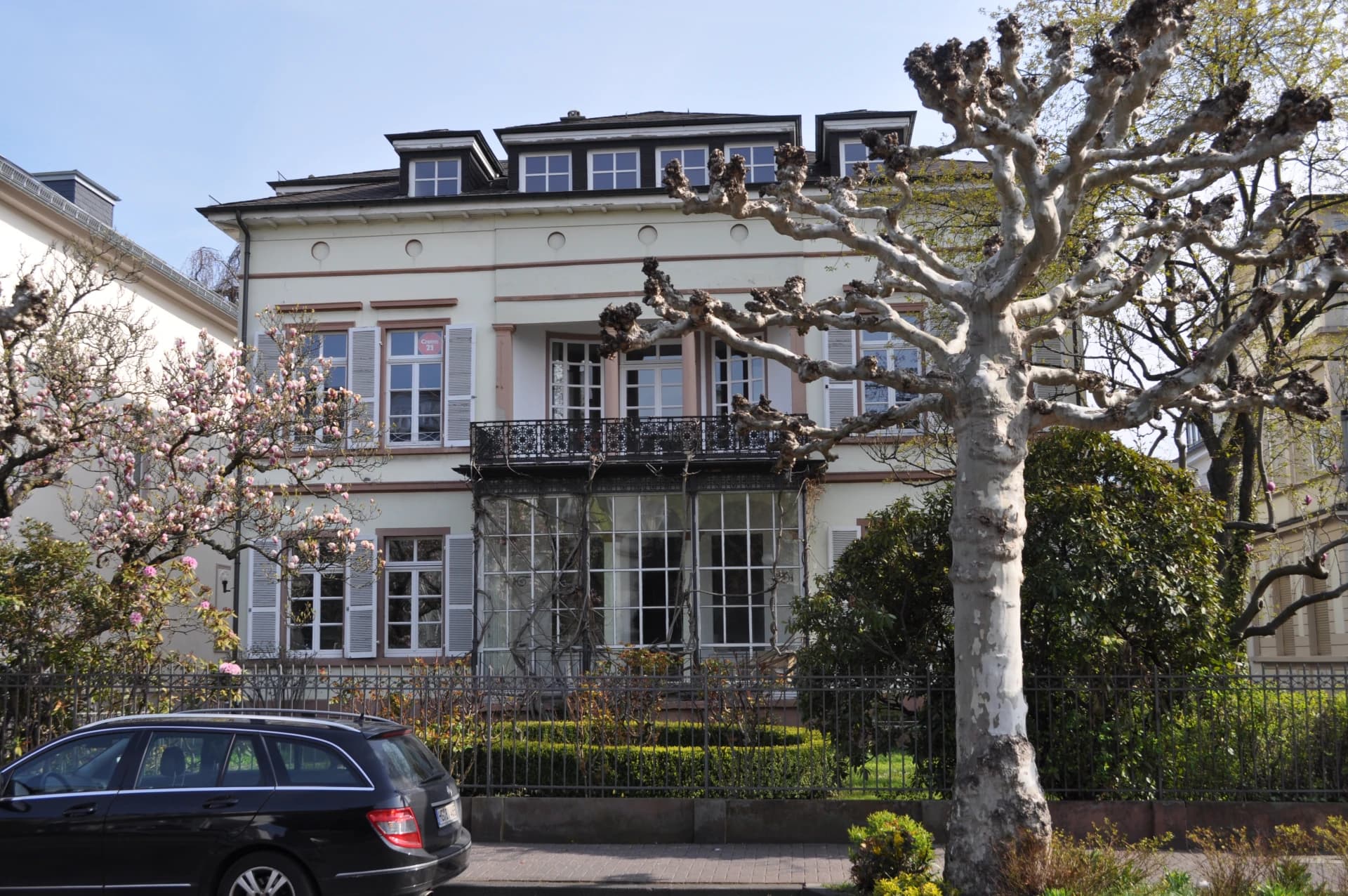 Villa mit Platane an der Kaiser-Friedrich-Promenade in Bad Homburg