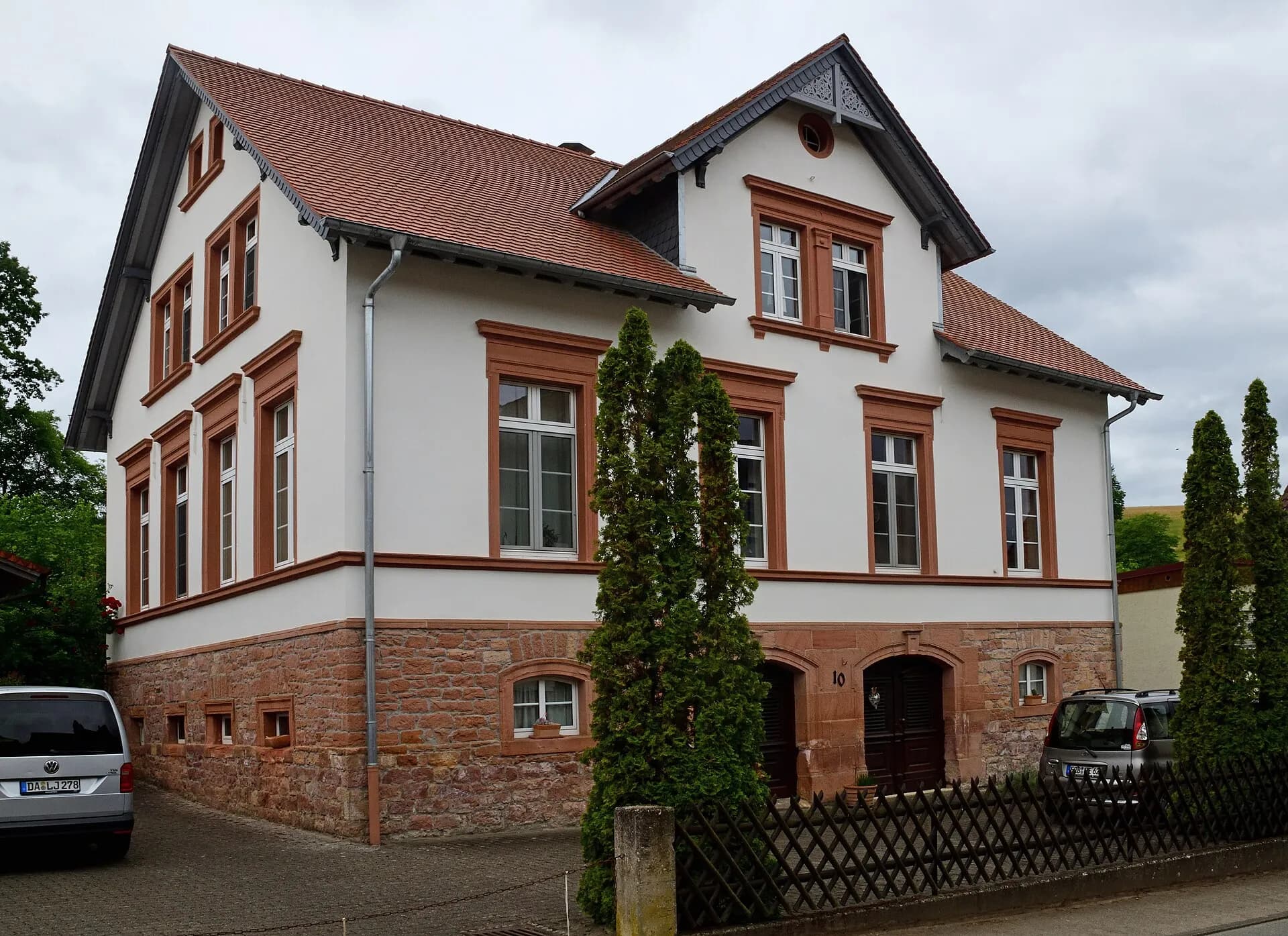 Villa in der Neustädter Straße im Ortsteil Lützel-Wiebelsbach in Lützelbach