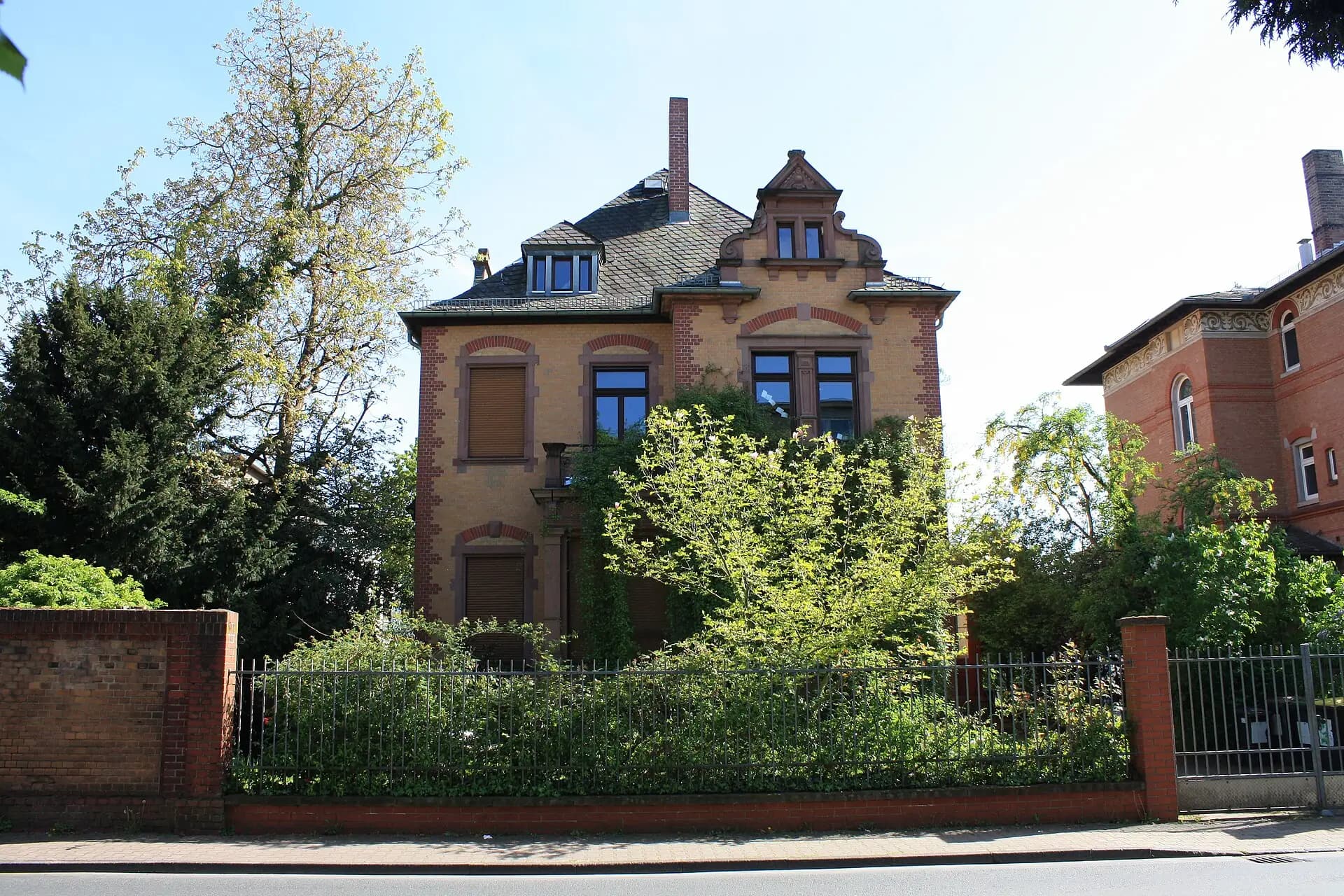Villa in der Stroofstraße in Frankfurt Griesheim