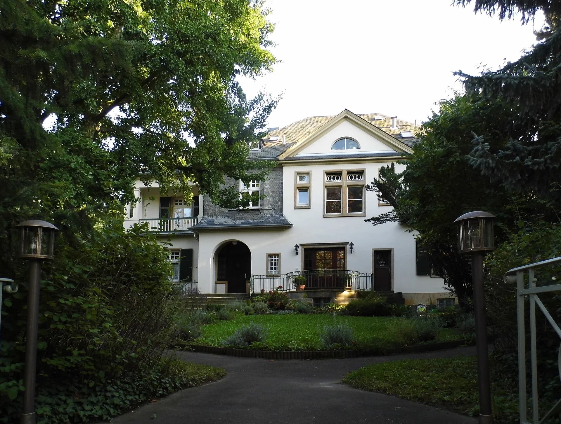 Villa in der Weinstraße in Frankfurt-Preungesheim