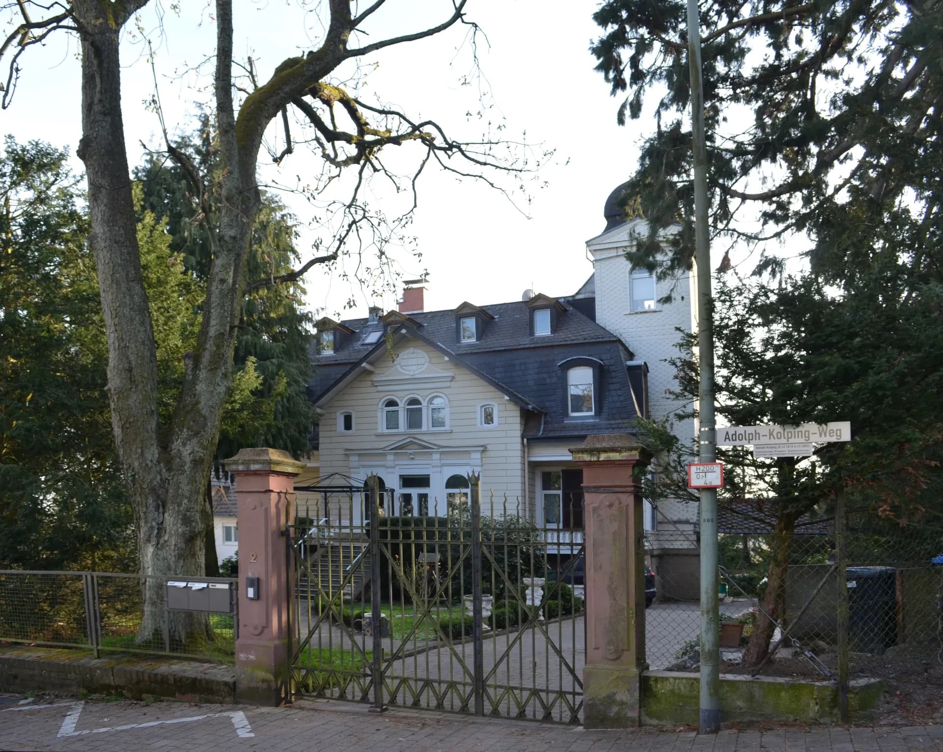 Villa Wilhelm-Bonn-Straße 2 in Kronberg im Taunus