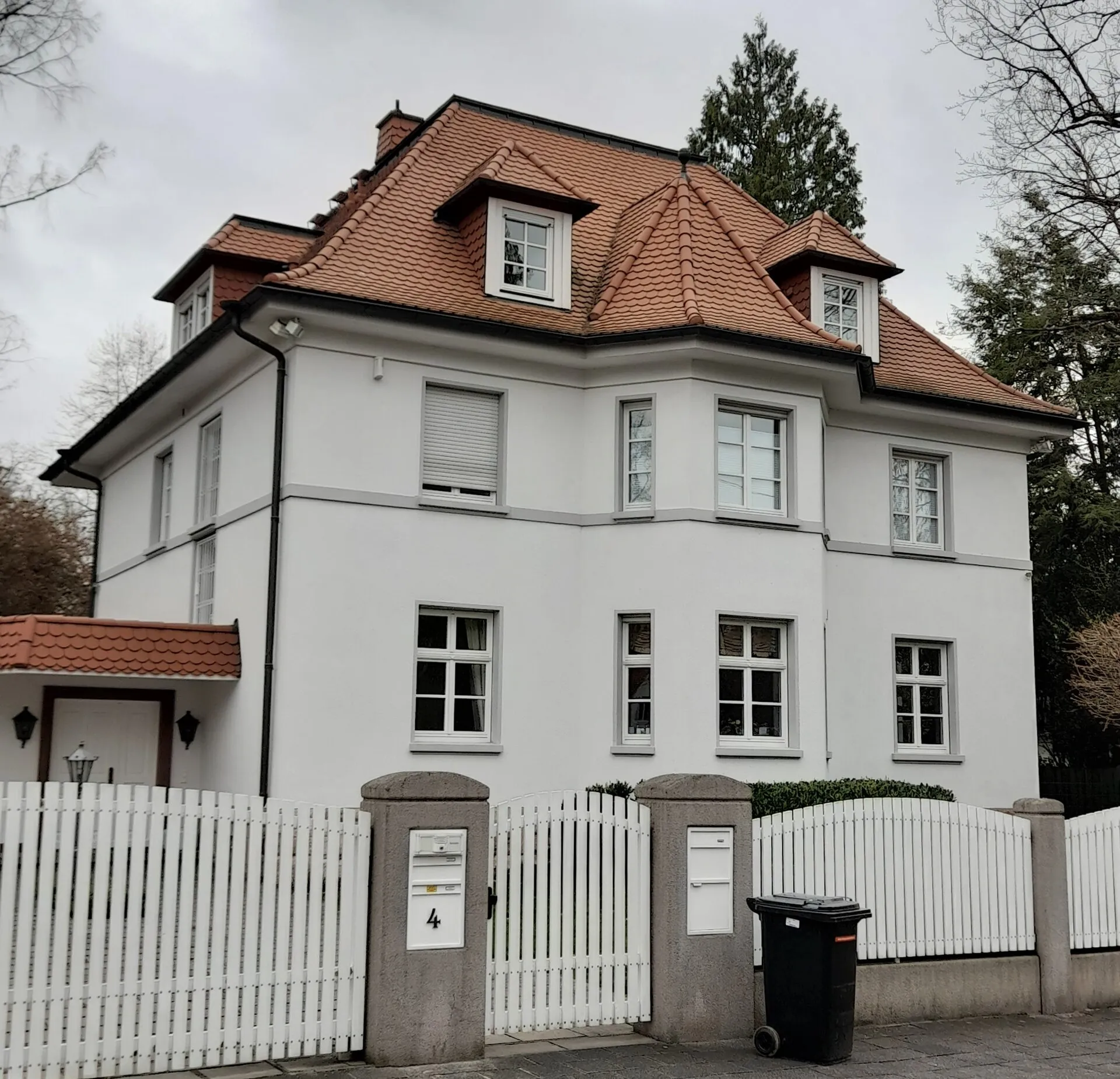 Villa am Zaunweg 4 in Dreieich-Buchschlag
