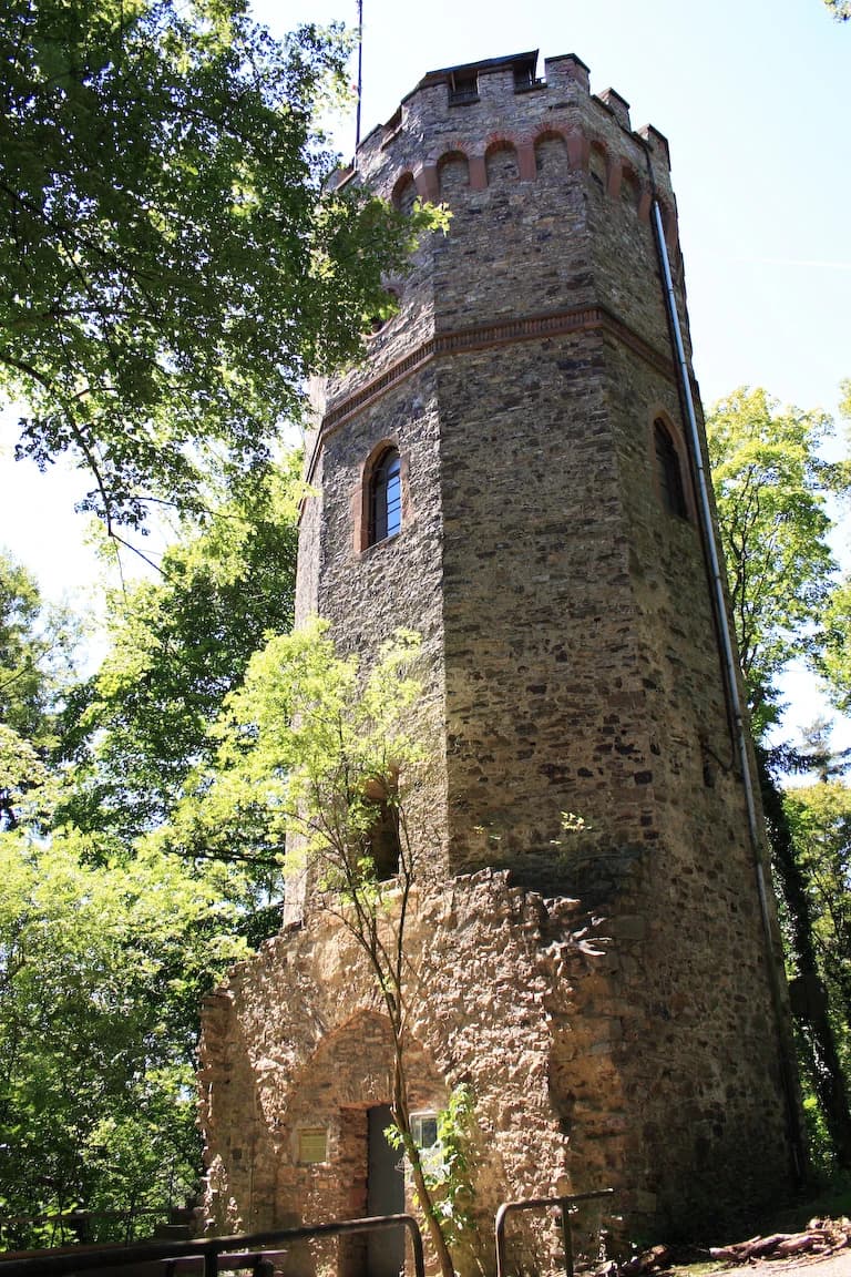 Turm der Volkssternwarte Wetterau auf dem Johannisberg in Bad Nauheim